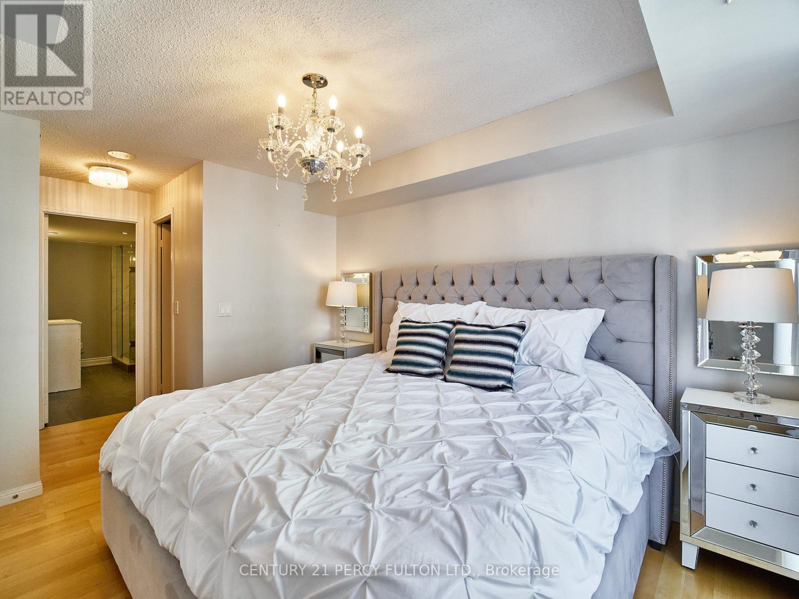 809 - 140 Simcoe Street, Toronto, Ontario  M5H 4E9 - Photo 12 - C13705248