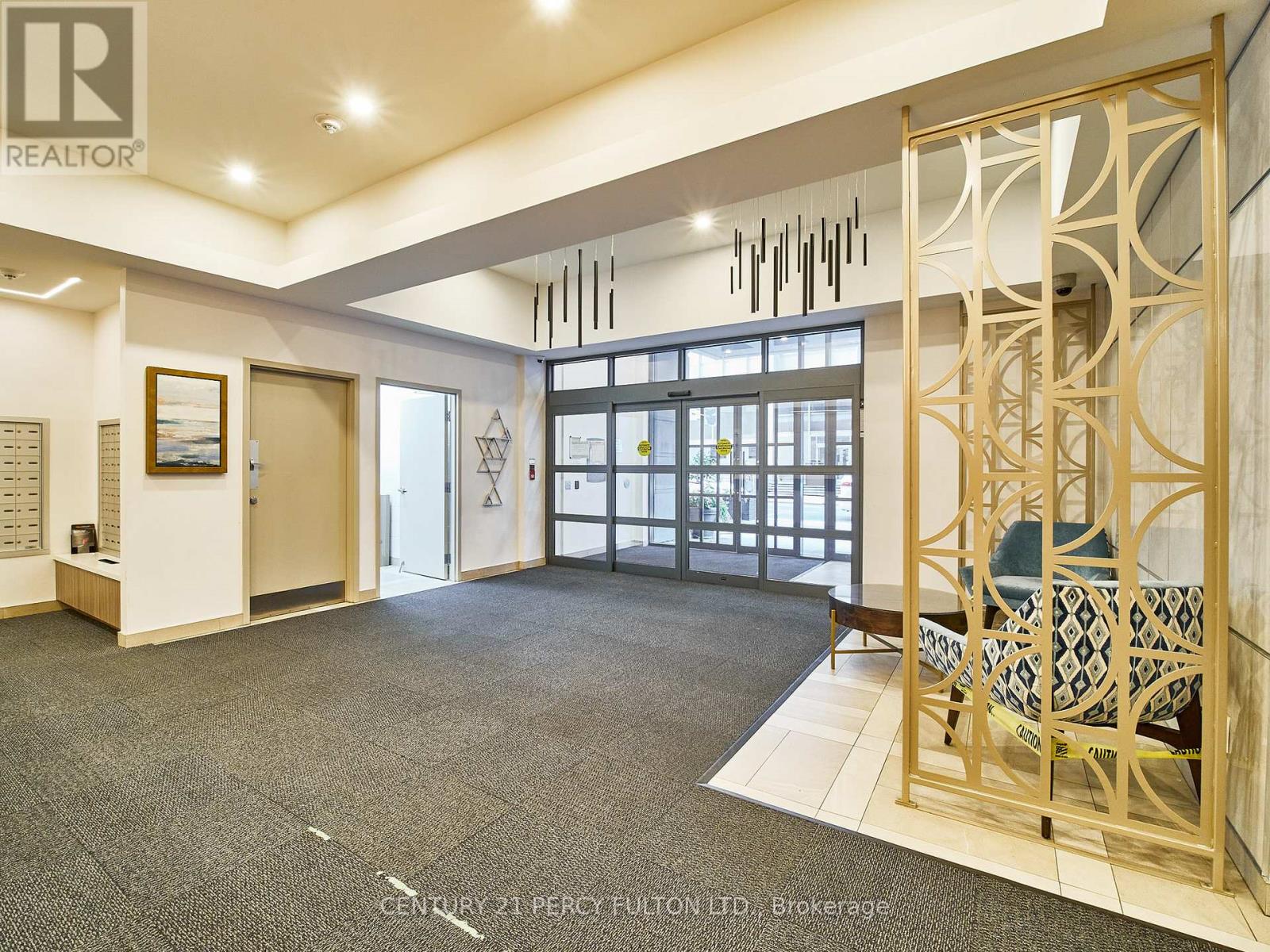 809 - 140 Simcoe Street, Toronto, Ontario  M5H 4E9 - Photo 3 - C13705248