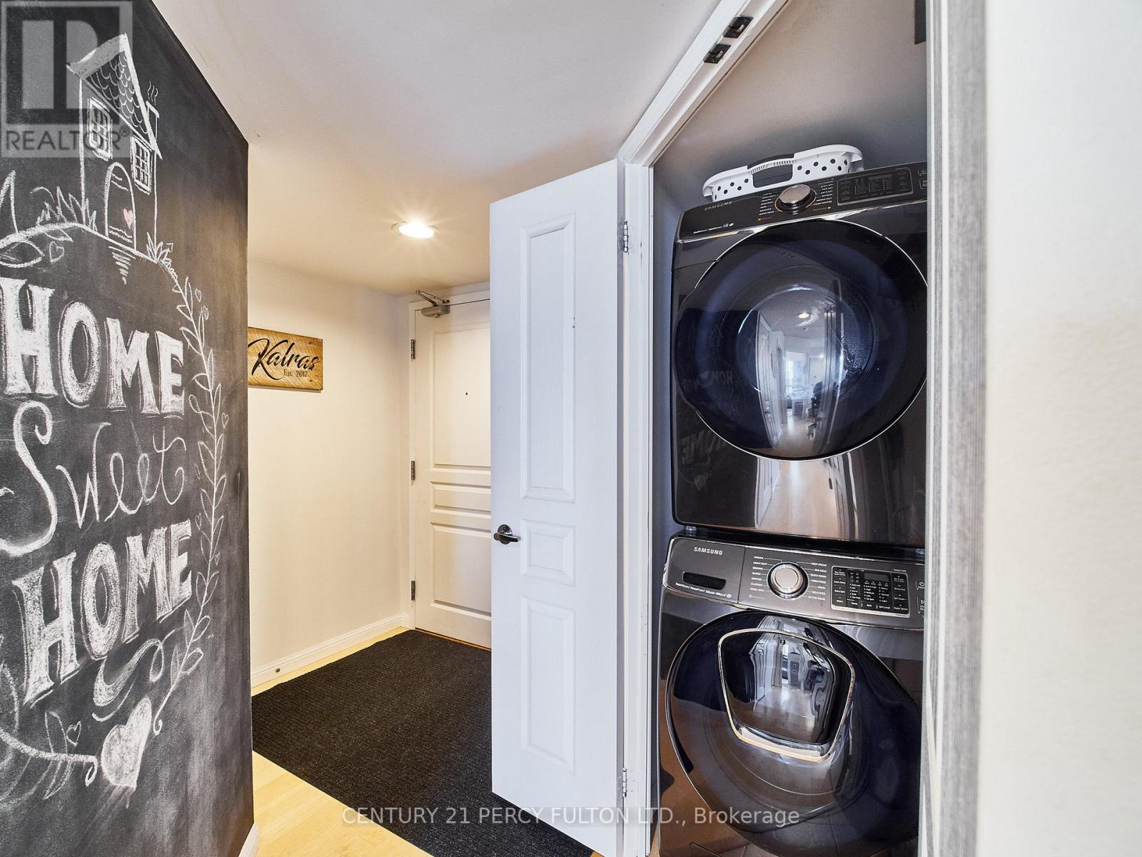 809 - 140 Simcoe Street, Toronto, Ontario  M5H 4E9 - Photo 4 - C13705248