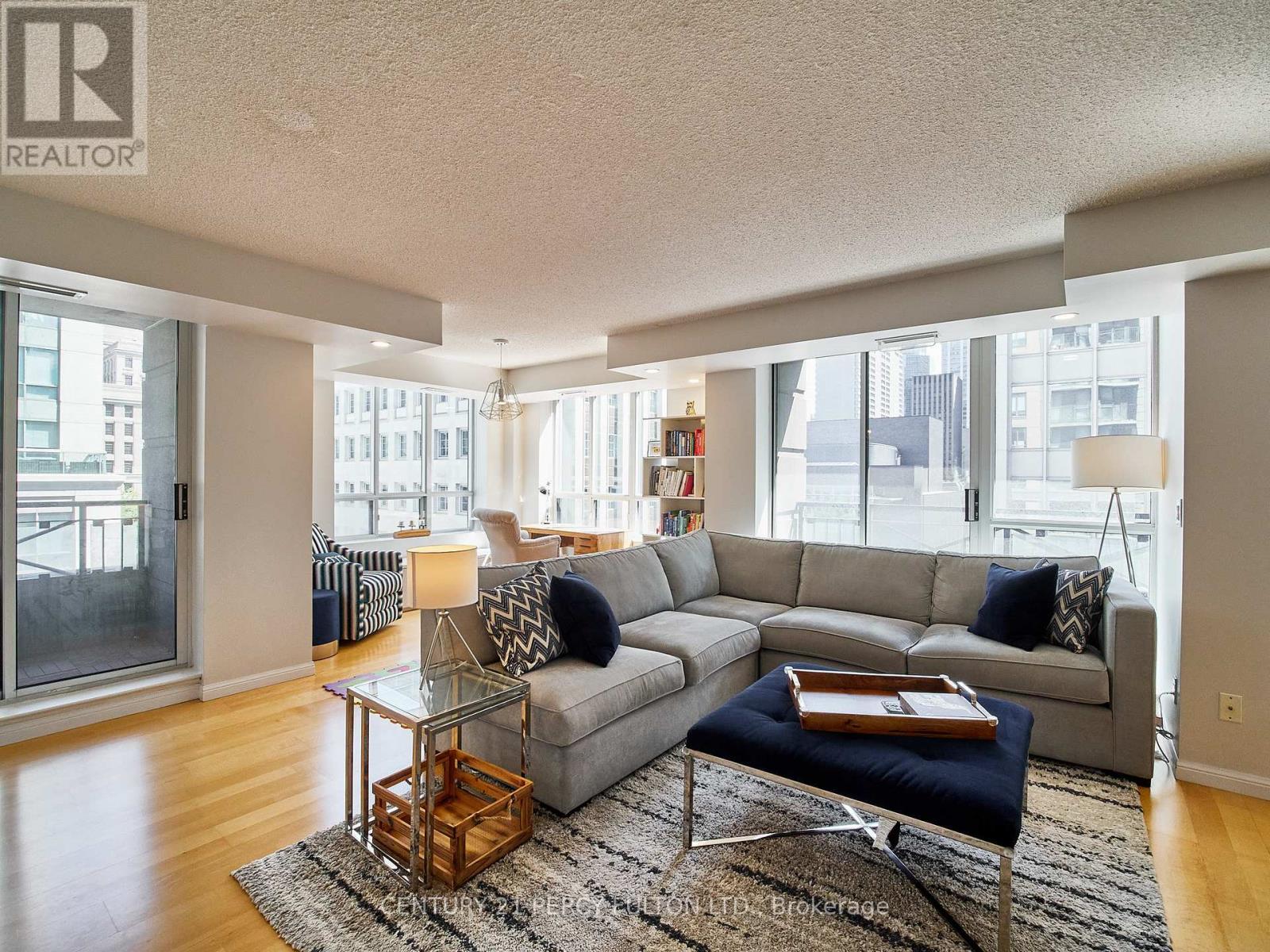 809 - 140 Simcoe Street, Toronto, Ontario  M5H 4E9 - Photo 7 - C13705248
