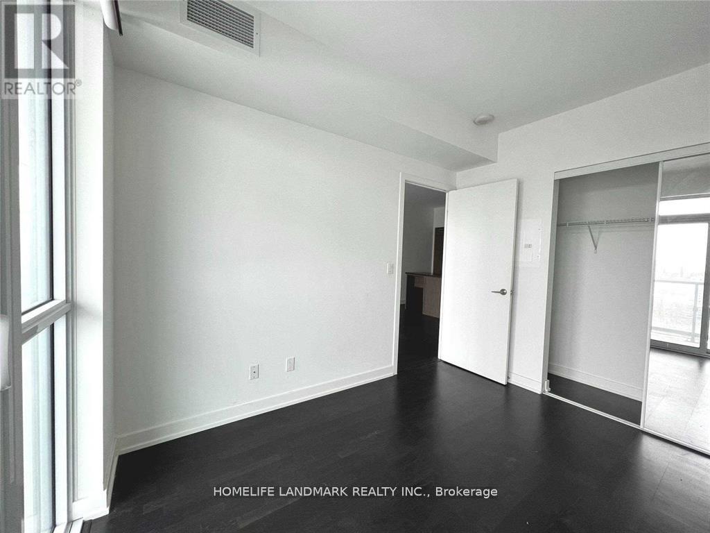 1604 - 501 St Clair Avenue W, Toronto, Ontario  M5P 0A2 - Photo 8 - C13705254
