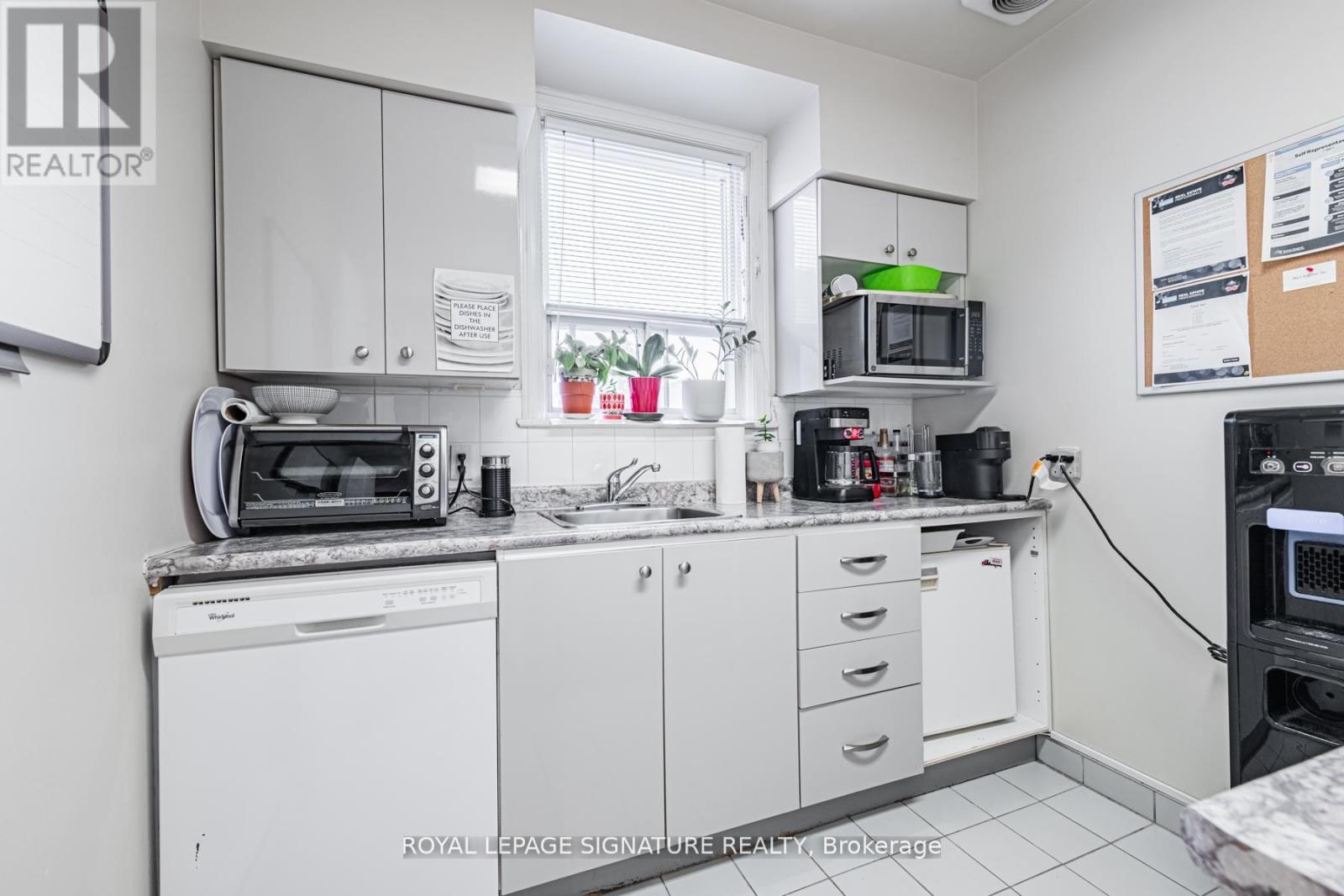 435 Eglinton Avenue W, Toronto, Ontario  M5N 1A4 - Photo 23 - C13705276