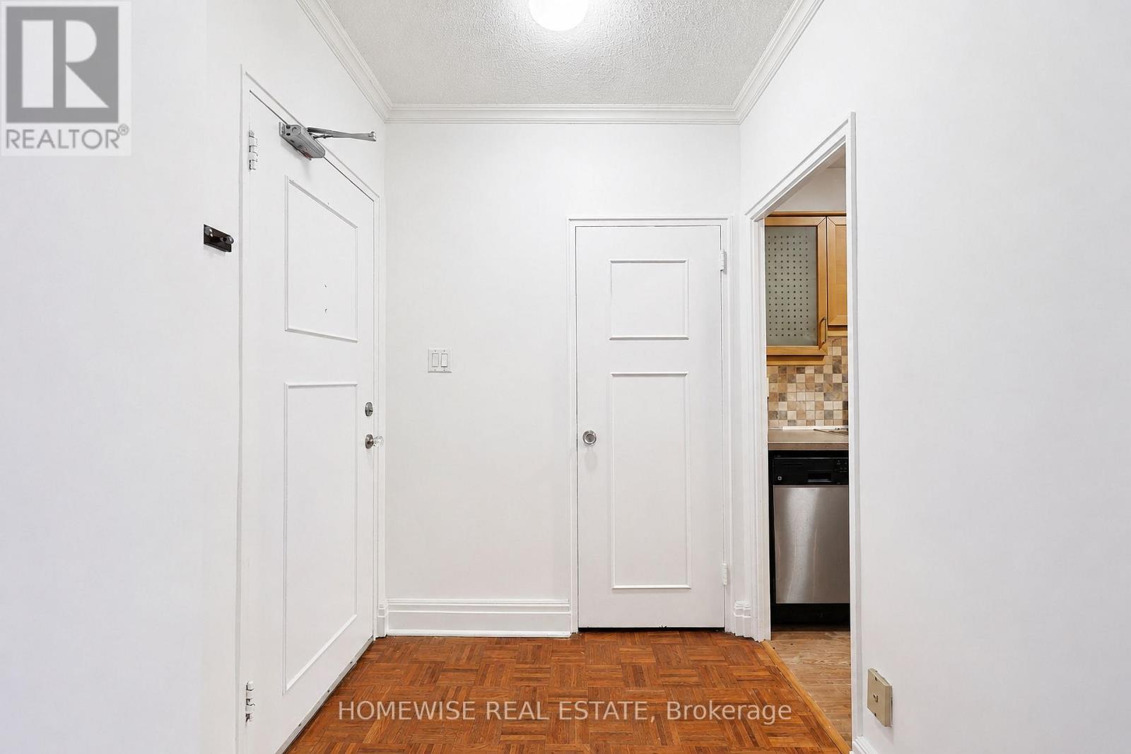 401 - 740 Eglinton Avenue, Toronto, Ontario  M5N 1C4 - Photo 6 - C13705292