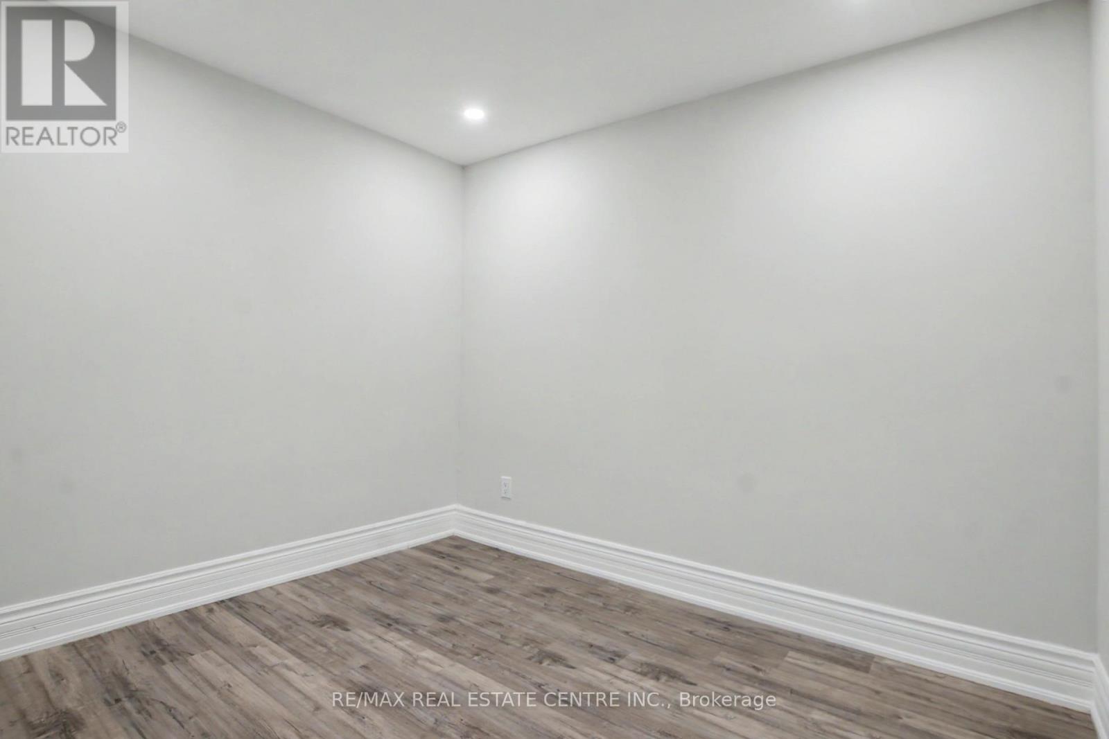 46 Northwood Drive, Brampton, Ontario  L6X 2L2 - Photo 8 - W13705222