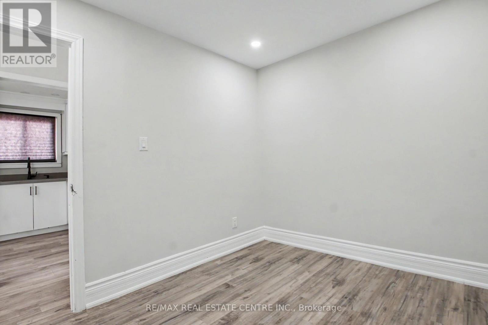 46 Northwood Drive, Brampton, Ontario  L6X 2L2 - Photo 9 - W13705222