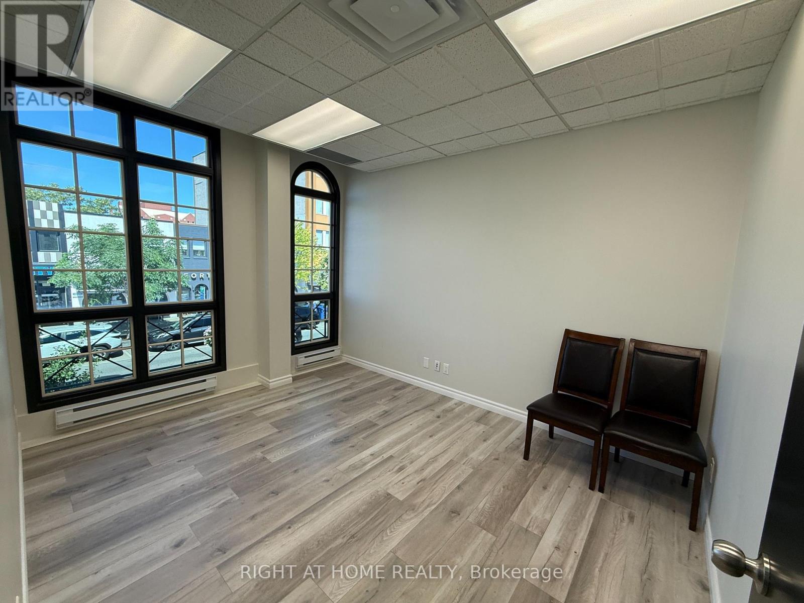 201 - 334 Lakeshore Road E, Oakville, Ontario  L6J 1J6 - Photo 10 - W13705224