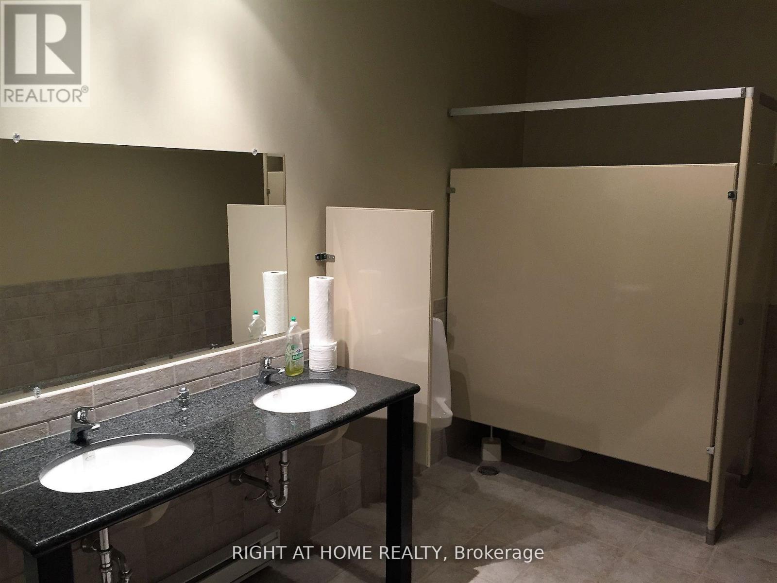 201 - 334 Lakeshore Road E, Oakville, Ontario  L6J 1J6 - Photo 17 - W13705224