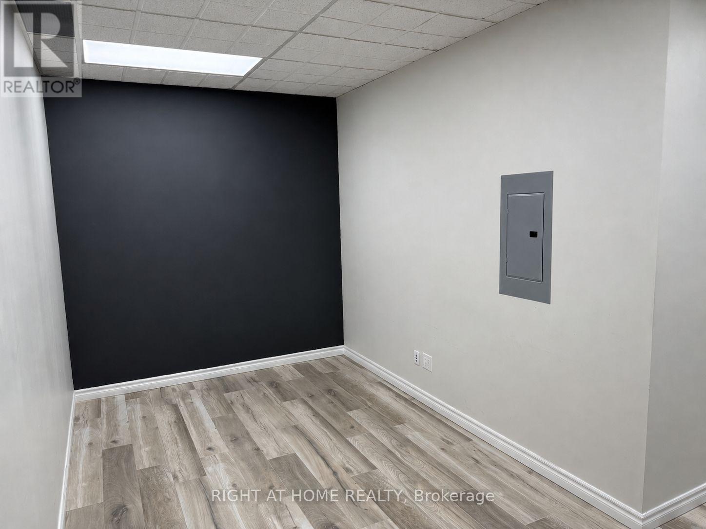 201 - 334 Lakeshore Road E, Oakville, Ontario  L6J 1J6 - Photo 3 - W13705224