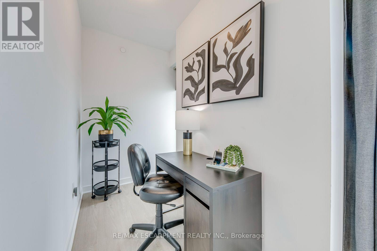 5010 - 3900 Confederation Parkway, Mississauga, Ontario  L5B 0M3 - Photo 15 - W13705234