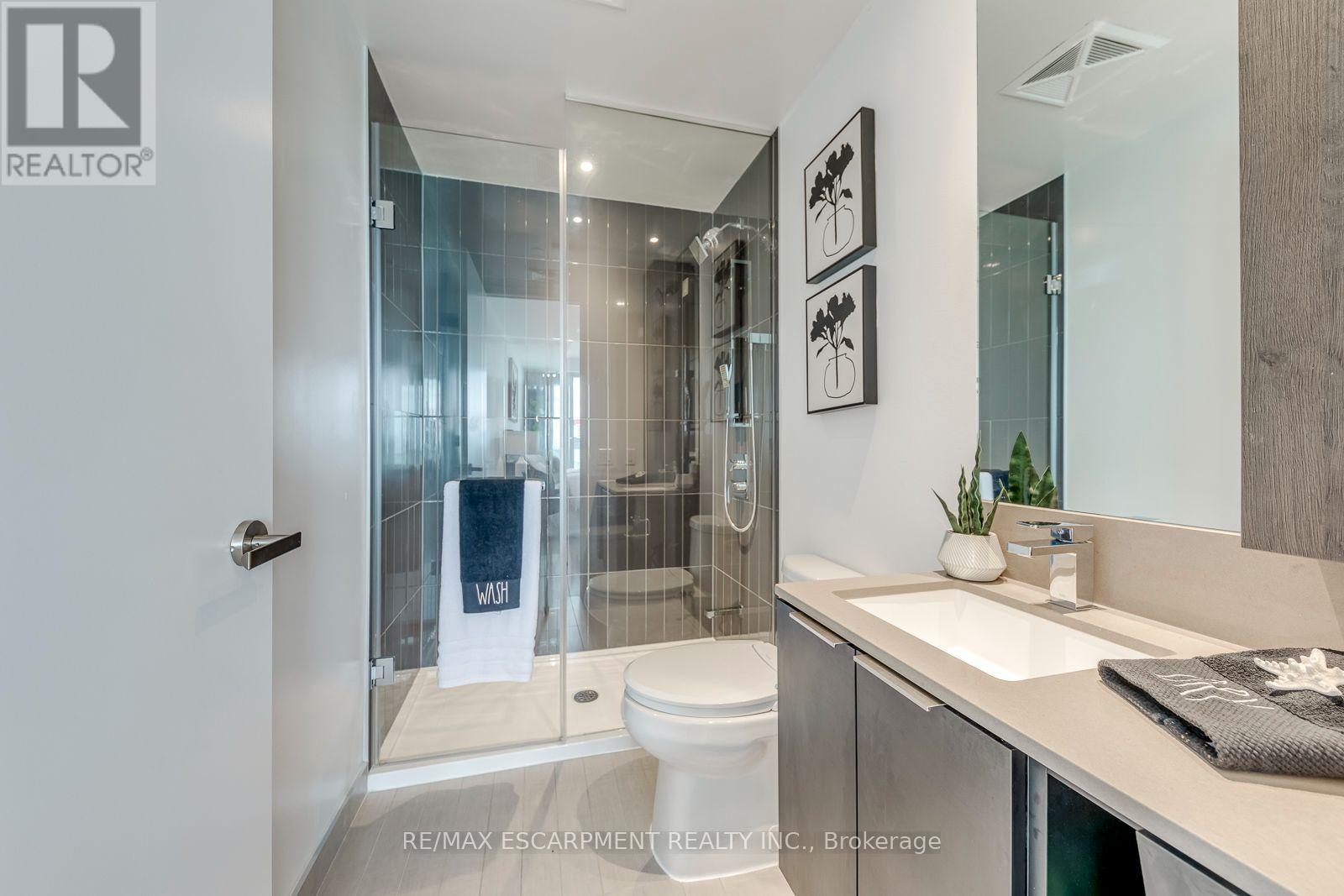 5010 - 3900 Confederation Parkway, Mississauga, Ontario  L5B 0M3 - Photo 17 - W13705234