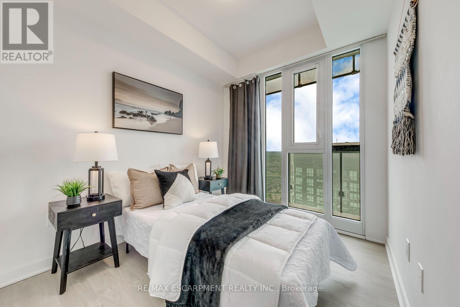 5010 - 3900 Confederation Parkway, Mississauga, Ontario  L5B 0M3 - Photo 18 - W13705234