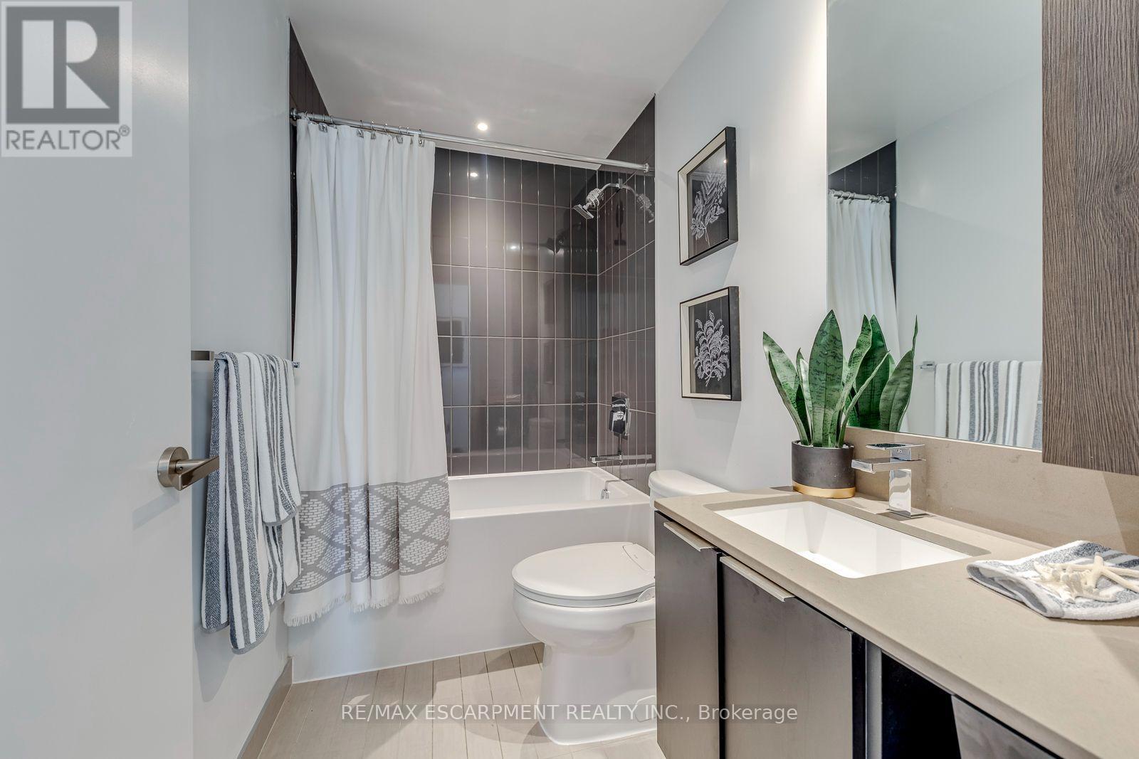 5010 - 3900 Confederation Parkway, Mississauga, Ontario  L5B 0M3 - Photo 19 - W13705234