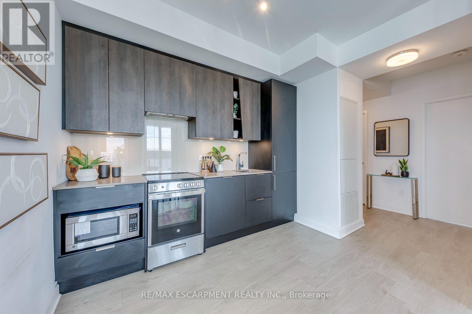 5010 - 3900 Confederation Parkway, Mississauga, Ontario  L5B 0M3 - Photo 9 - W13705234
