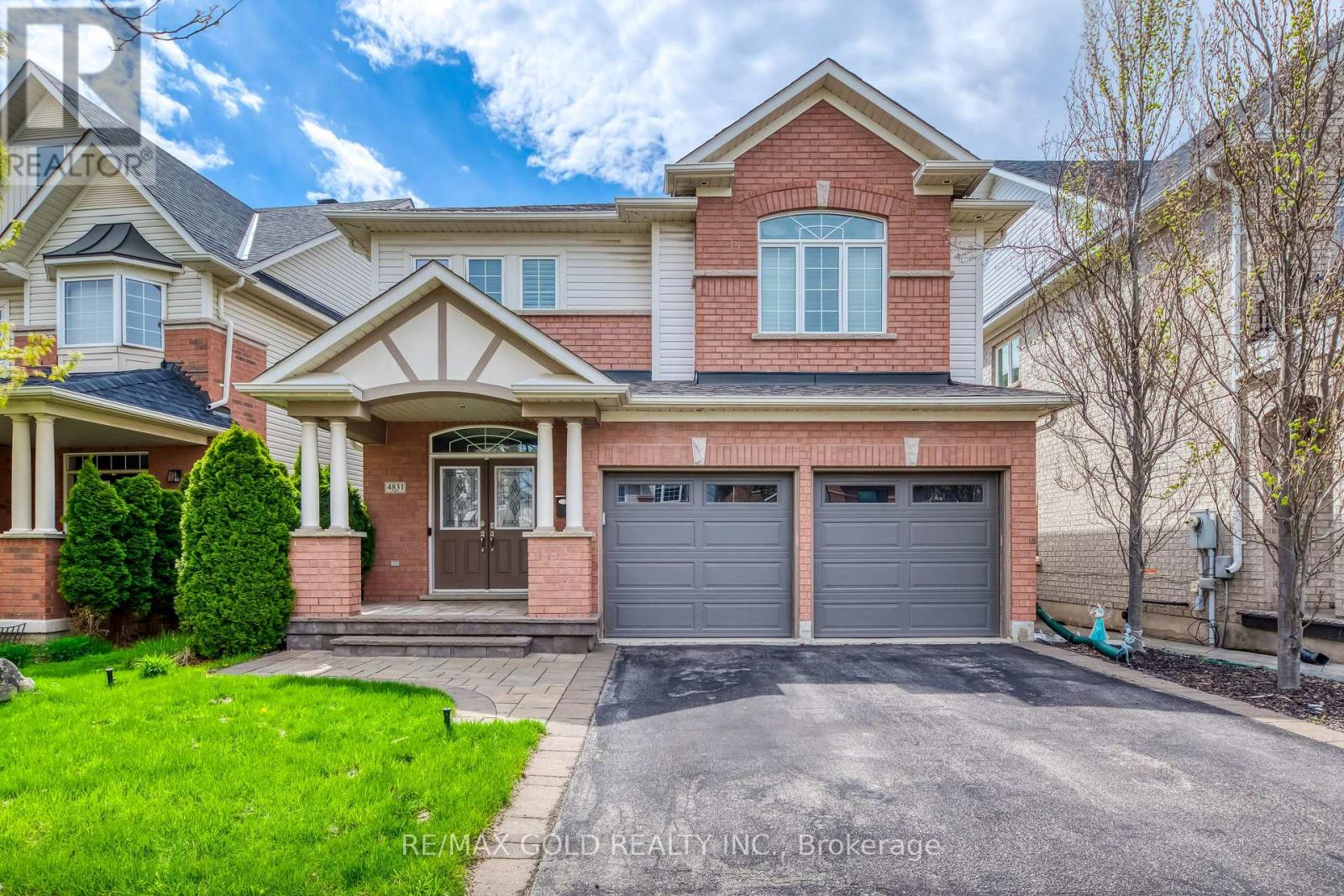 4831 Columbus Drive, Burlington, Ontario  L7M 0J4 - Photo 2 - W13705250