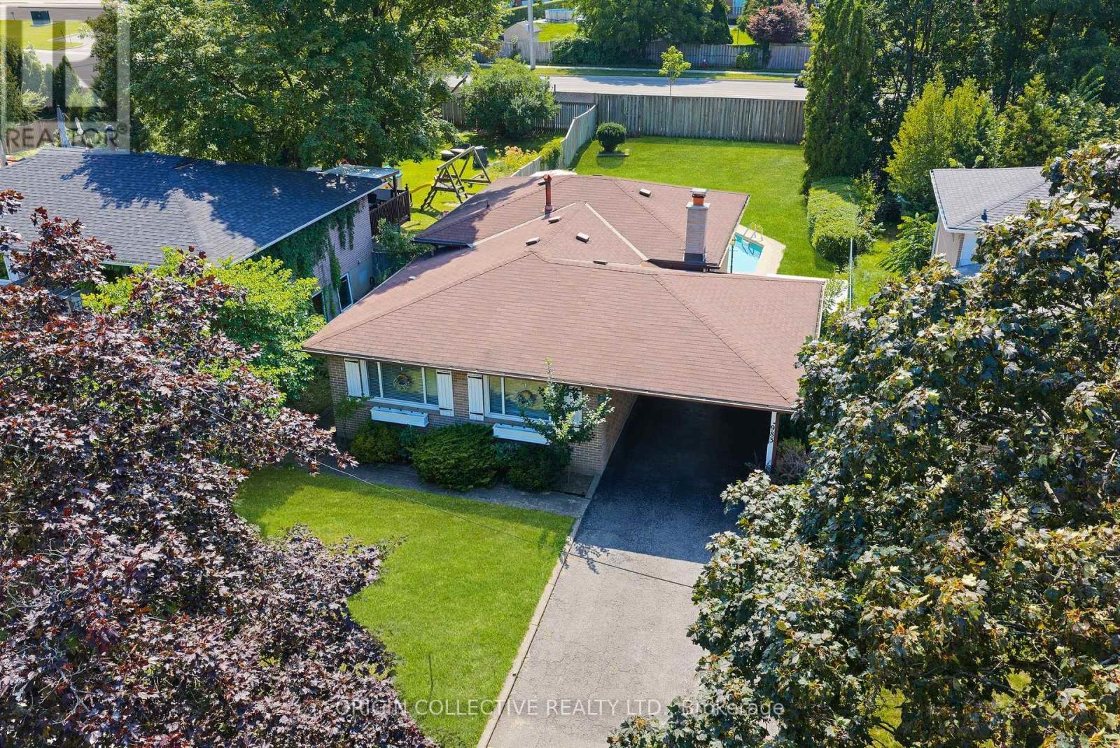 983 Parthia Crescent, Mississauga, Ontario  L4Y 2K9 - Photo 3 - W13705252