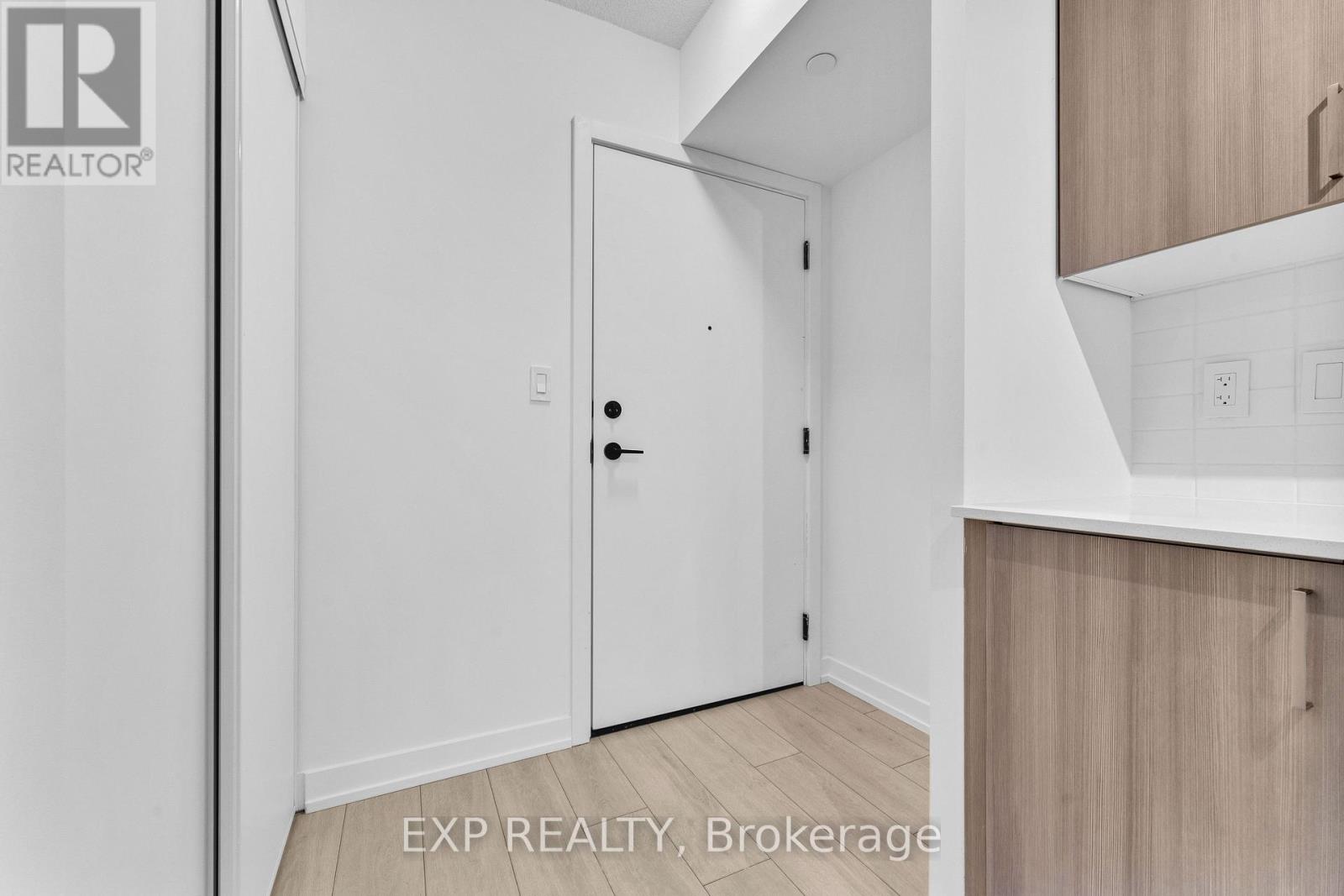 811 - 556 Marlee Avenue, Toronto, Ontario M6B 0B1 - Photo 6 - W13705274