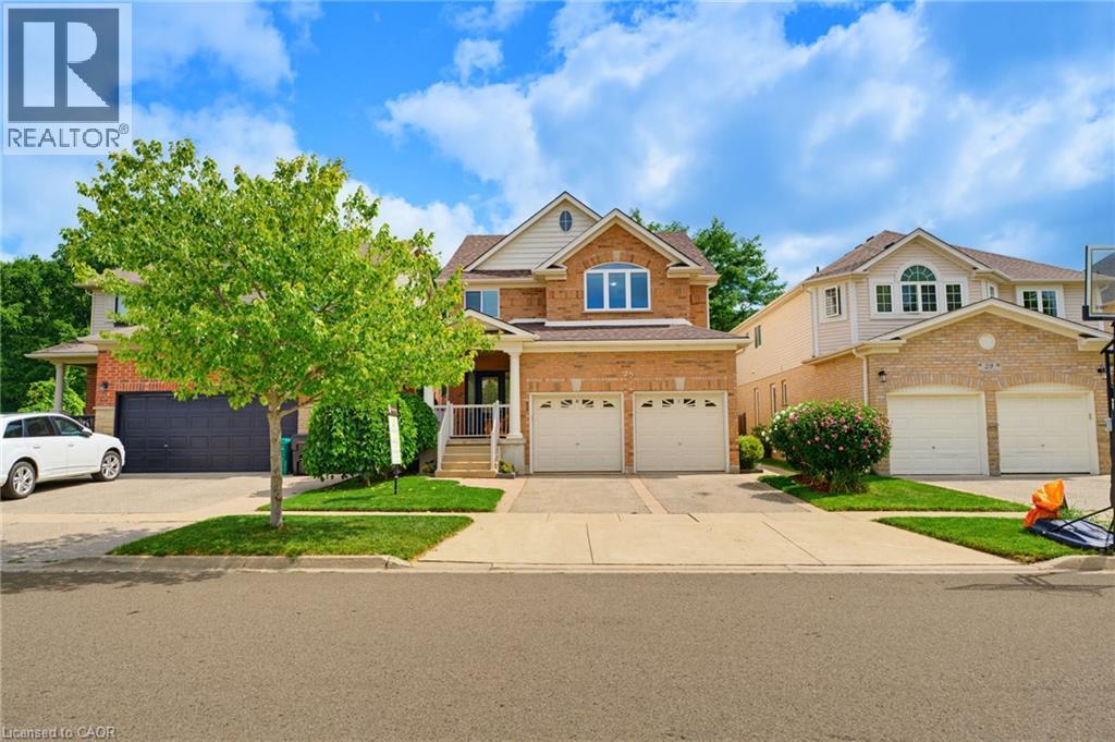 25 BLUEWATER Drive, Cambridge, Ontario