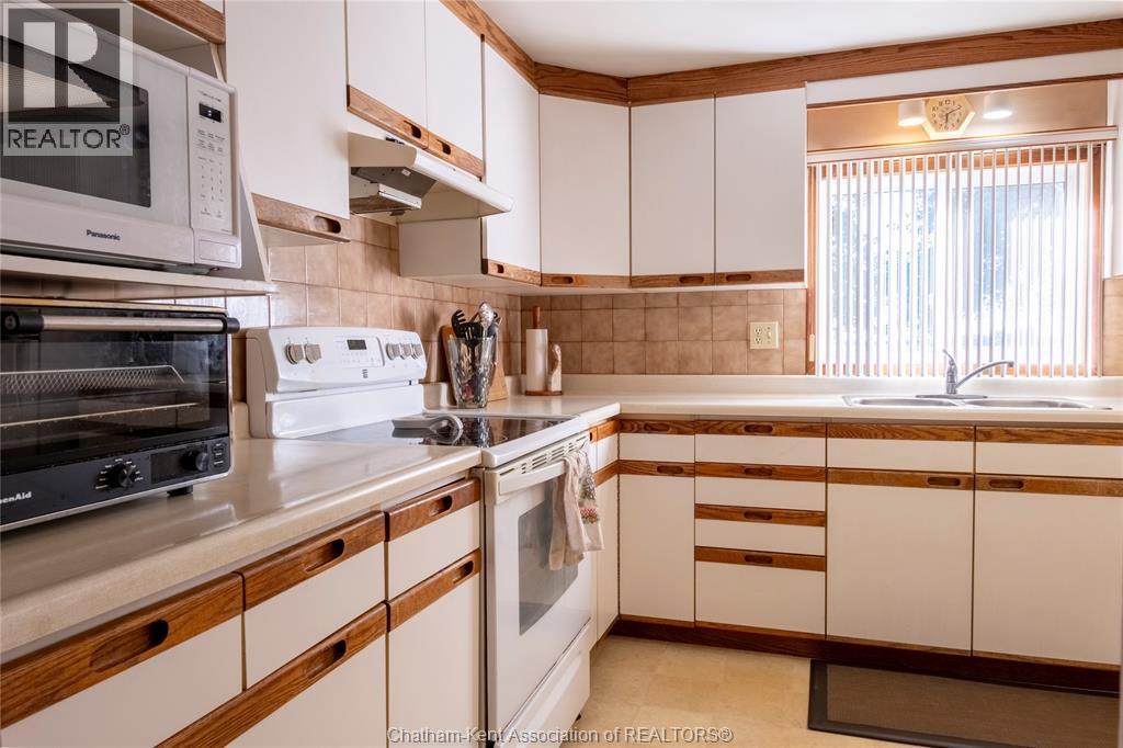 8760 Doyle Line, Chatham-Kent, Ontario  N7M 5J3 - Photo 8 - 26020516
