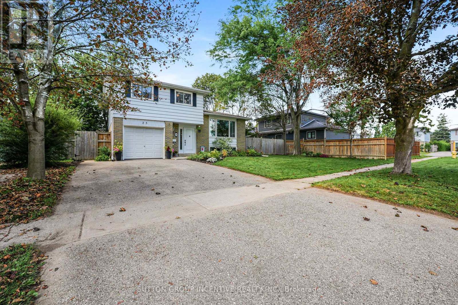 35 Jills Court, Barrie, Ontario  L4M 4L6 - Photo 4 - S13705324