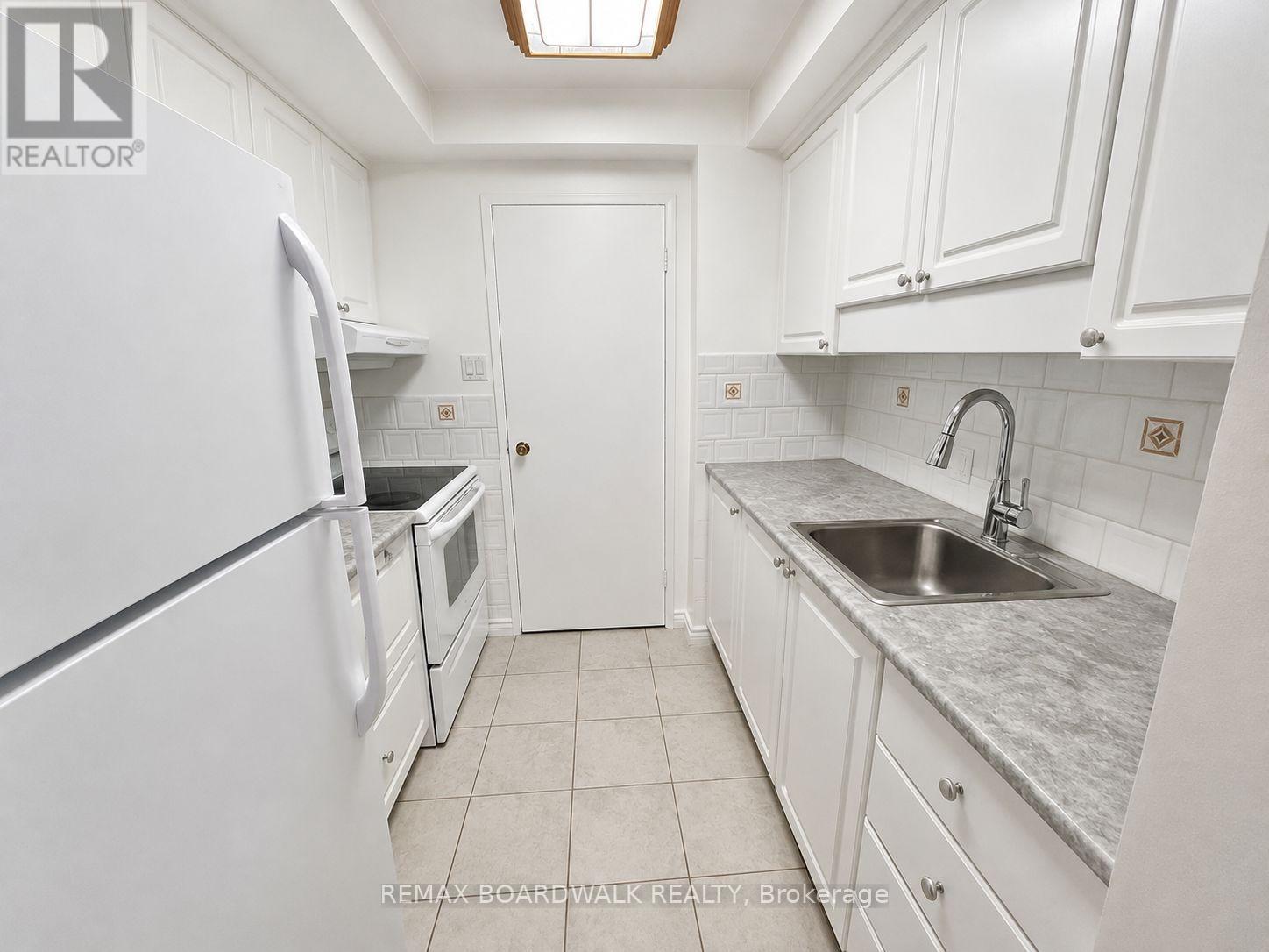 407 - 555 Brittany Drive, Ottawa, Ontario  K1K 4C5 - Photo 8 - X13547992