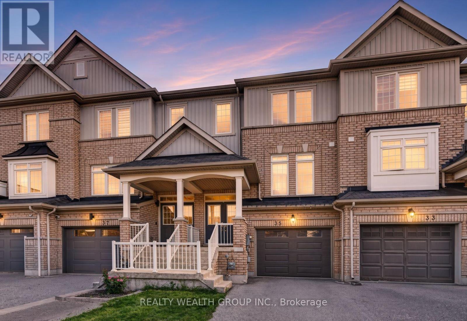 35 Matthewson Avenue, Bradford West Gwillimbury, Ontario  L3Z 0P3 - Photo 1 - N13705370