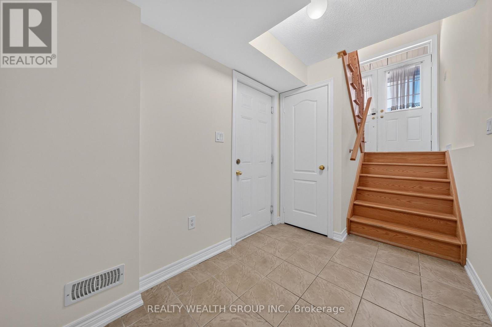 35 Matthewson Avenue, Bradford West Gwillimbury, Ontario  L3Z 0P3 - Photo 22 - N13705370