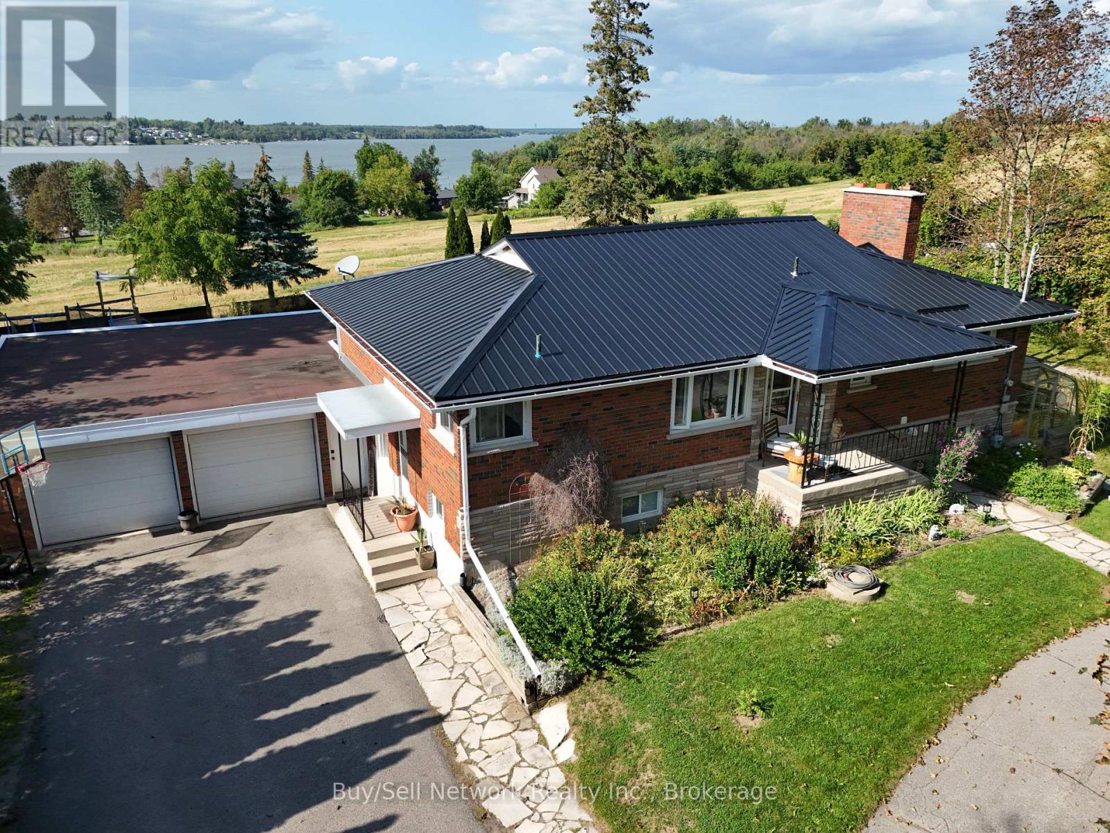 946 8TH LINE, Selwyn, Ontario
