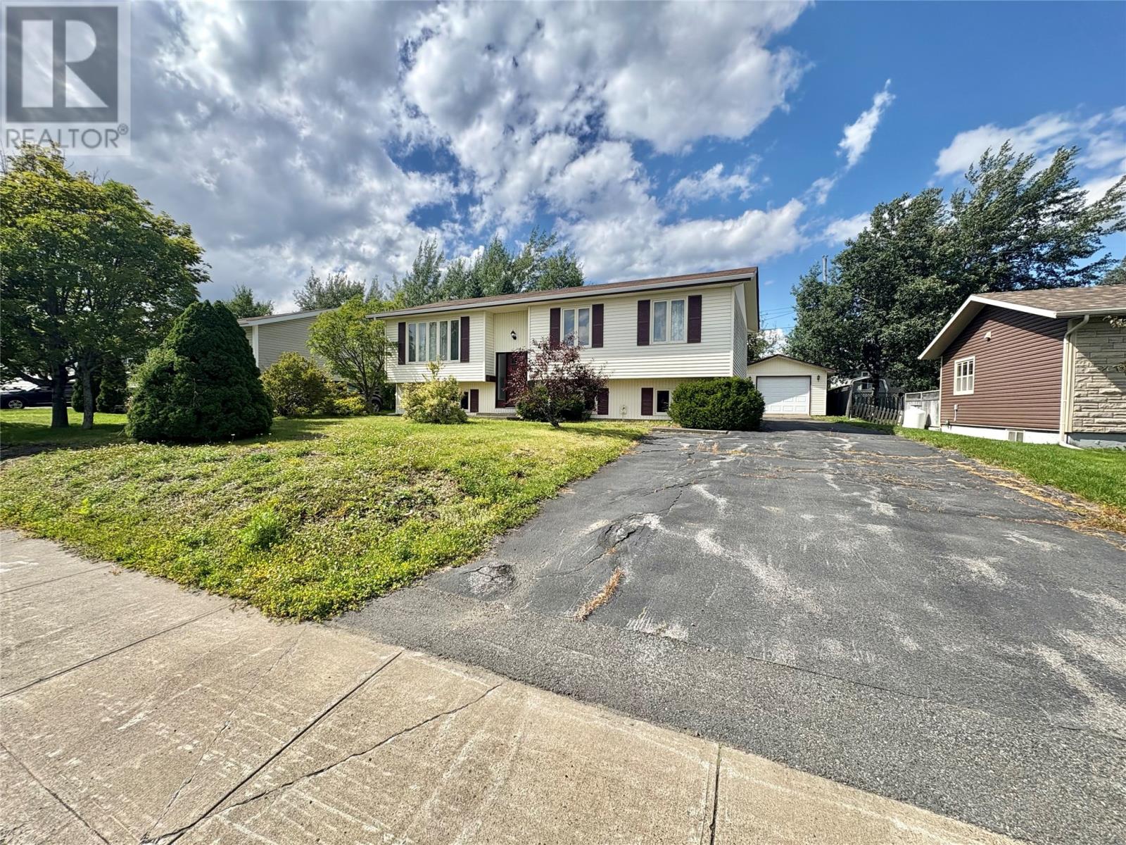 13 Shallow Street, Grand Falls Windsor, Newfoundland & Labrador  A2A 2X1 - Photo 2 - 1302222