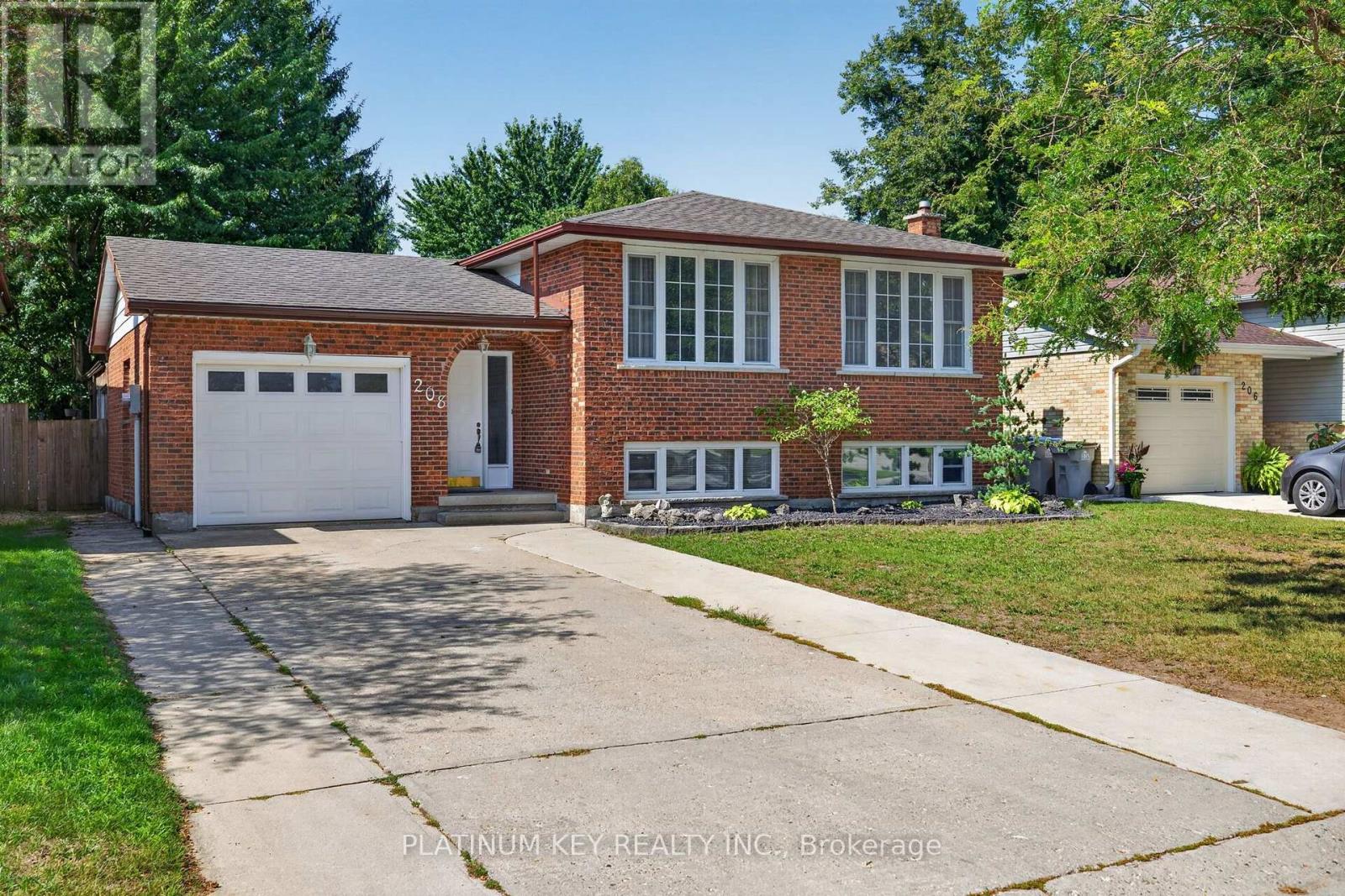 208 Southfield Drive, Strathroy-Caradoc, Ontario  N7G 3V4 - Photo 2 - X13705394