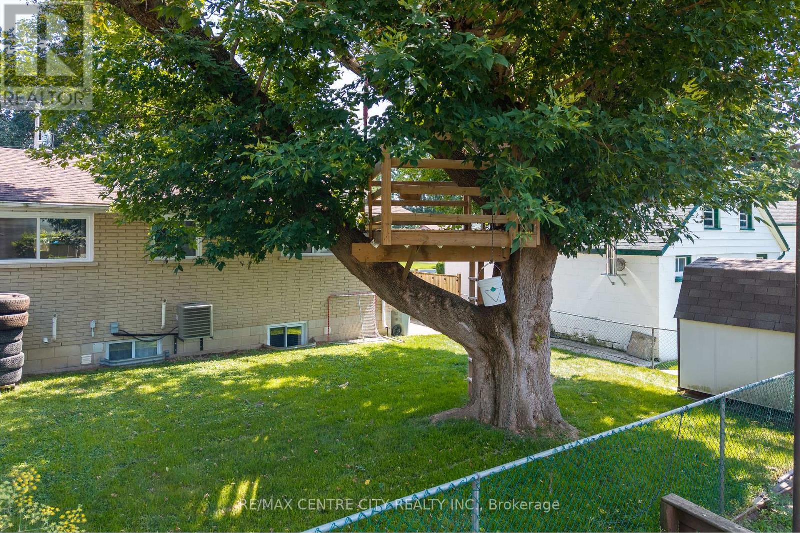 242 Rapley Street, Strathroy-Caradoc, Ontario  N7G 3E6 - Photo 10 - X13705432