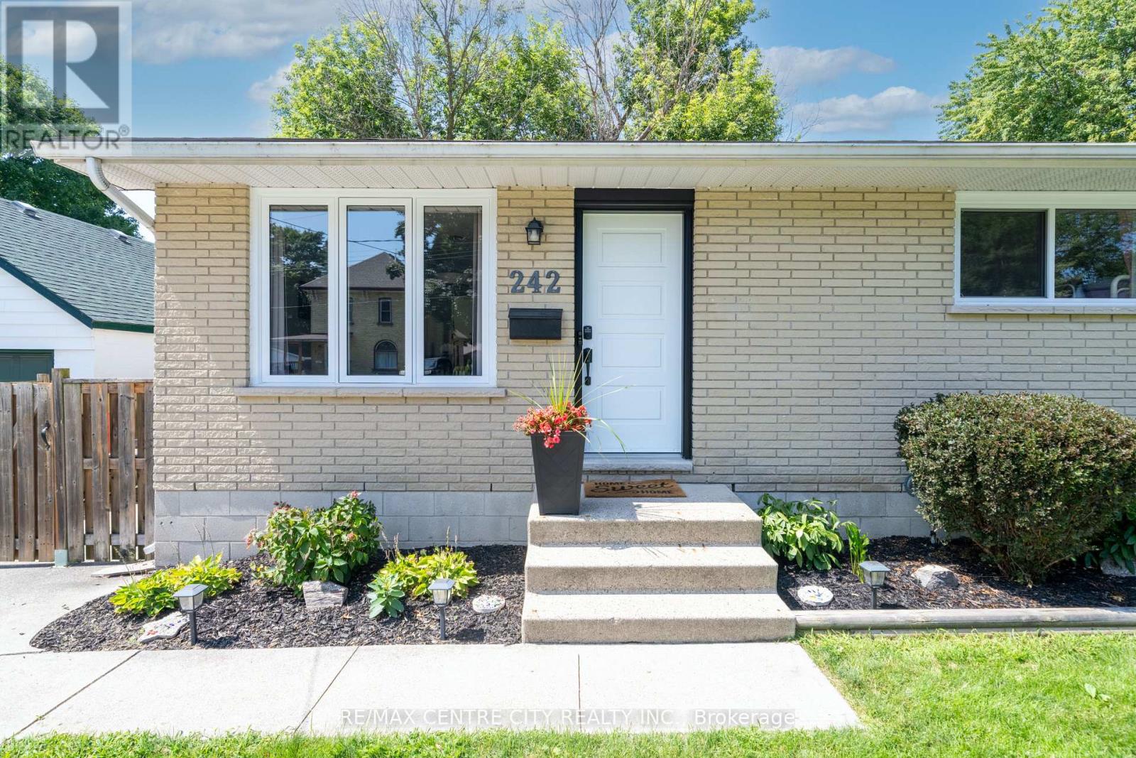 242 Rapley Street, Strathroy-Caradoc, Ontario  N7G 3E6 - Photo 11 - X13705432