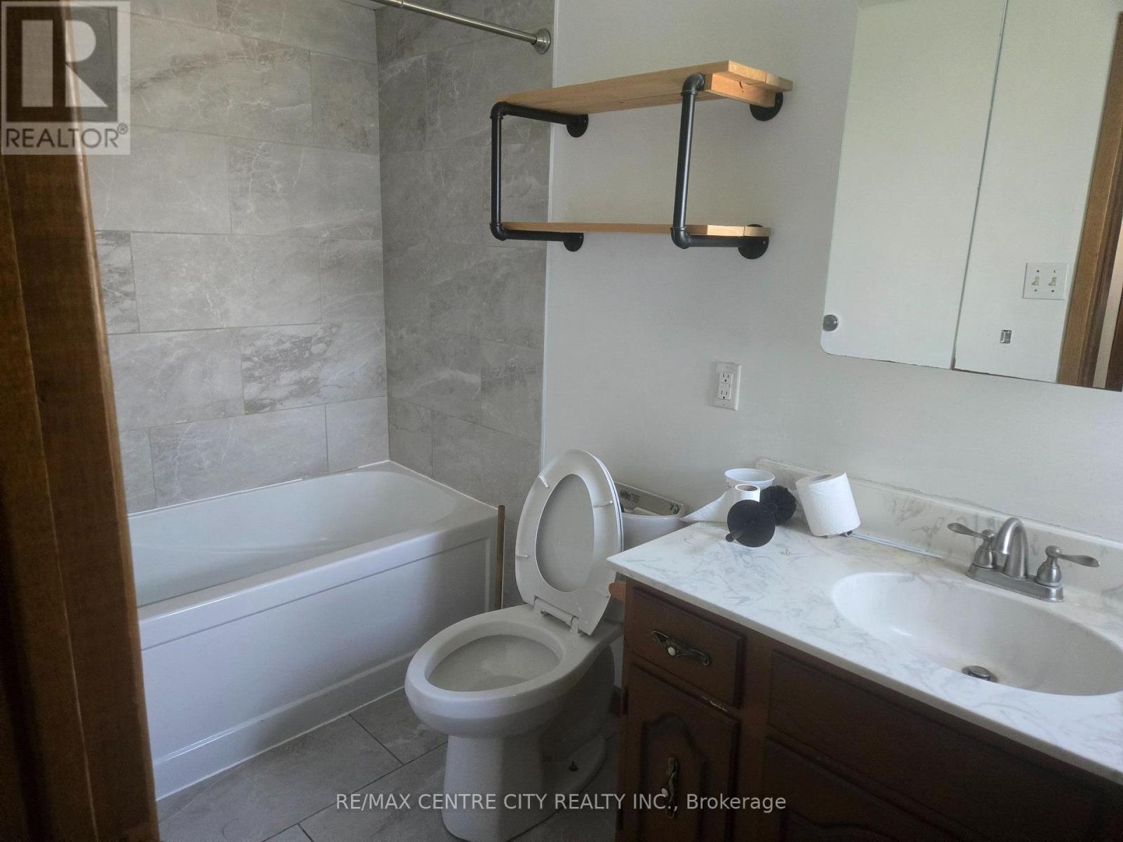 8565 Imperial Road, Malahide, Ontario  N5H 2R2 - Photo 11 - X13705434