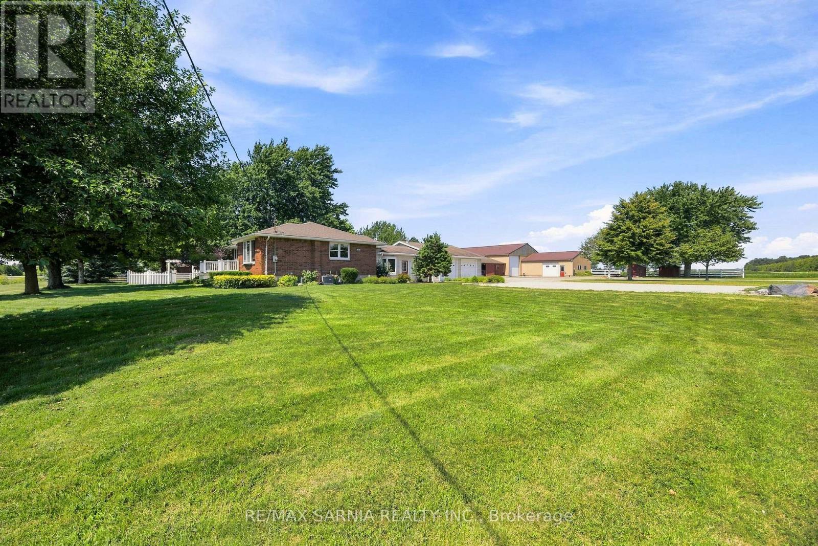2694 ROKEBY LINE St. Clair Ontario Canada N0N1M0 3