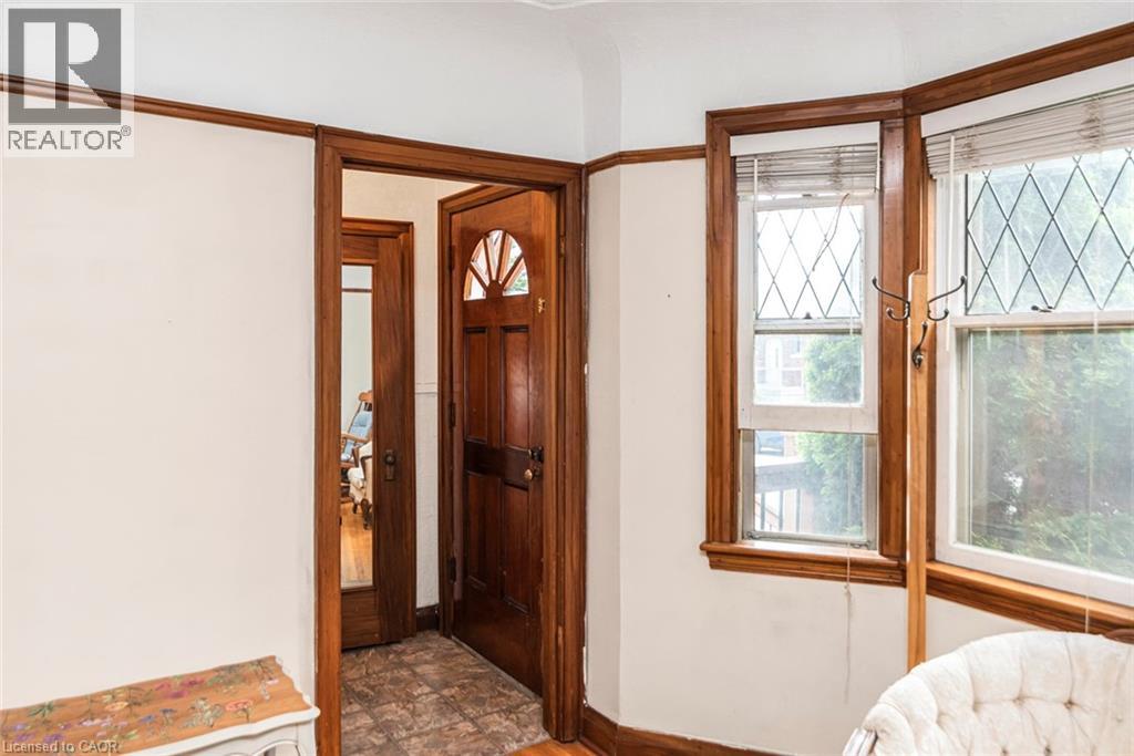 52 Cameron Avenue S, Hamilton, Ontario  L8K 2W9 - Photo 5 - 40850670