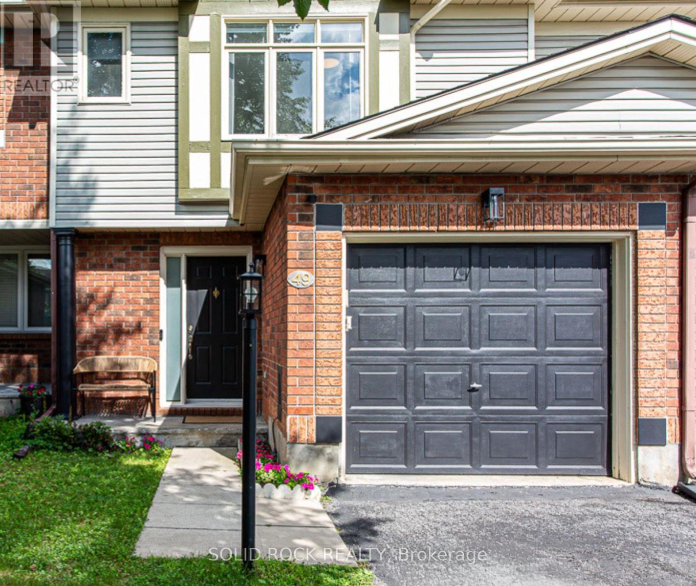 49 Longshire Circle, Ottawa, Ontario  K2J 4K7 - Photo 3 - X13705480