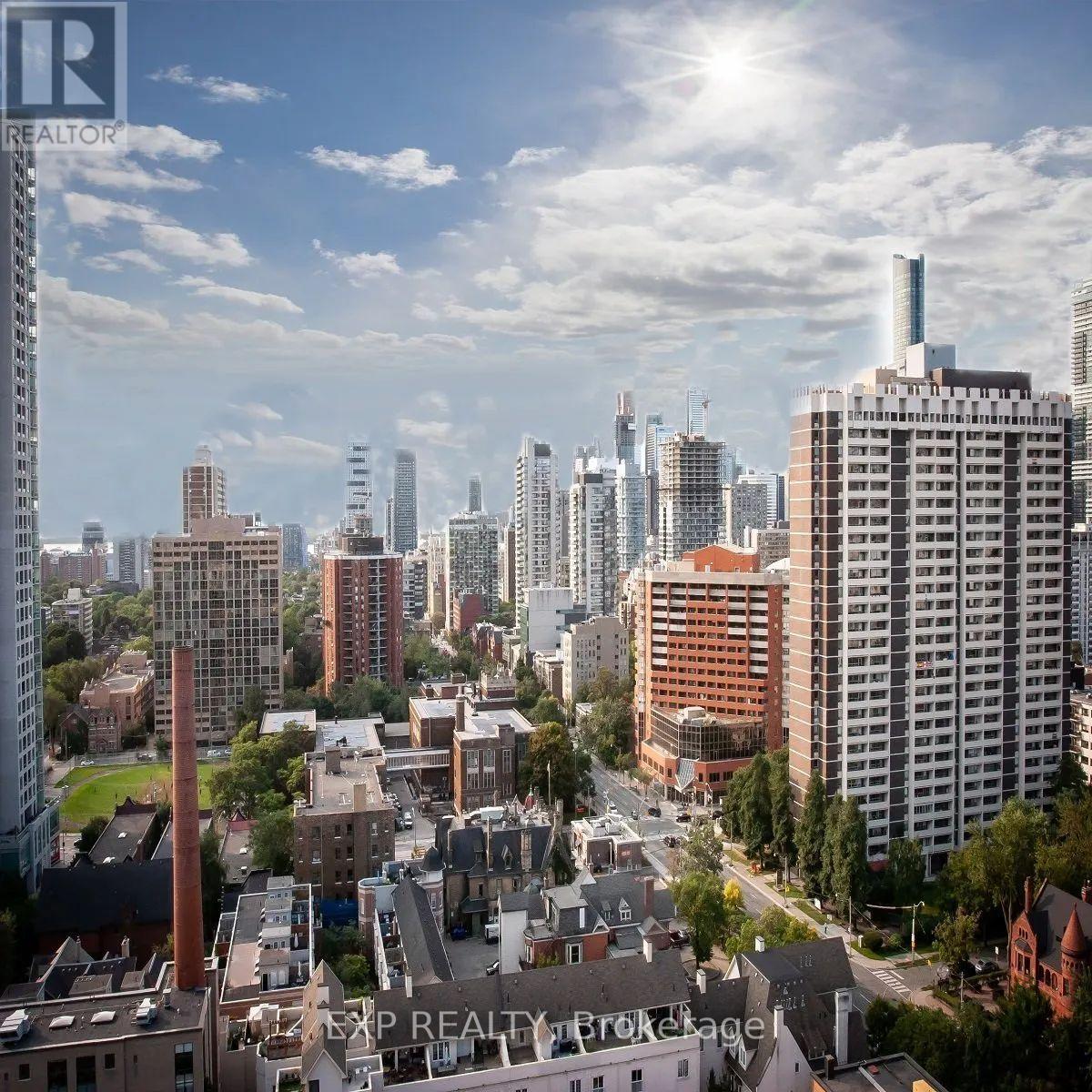 305 - 10 HUNTLEY STREET, Toronto, Ontario