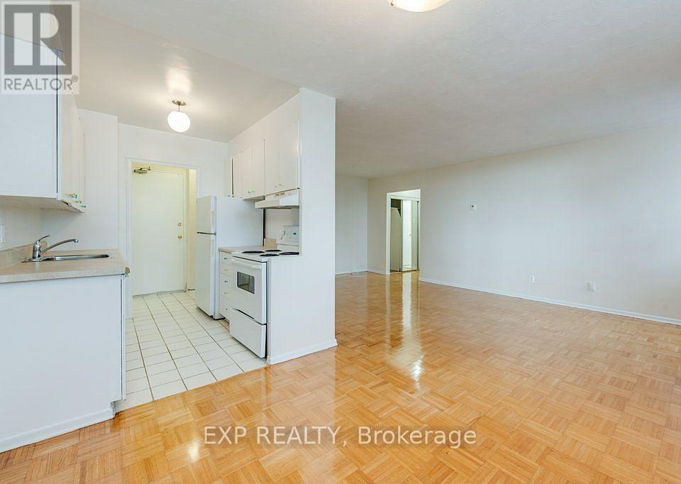 601 - 10 Huntley Street, Toronto, Ontario  M4Y 2K7 - Photo 2 - C13705424