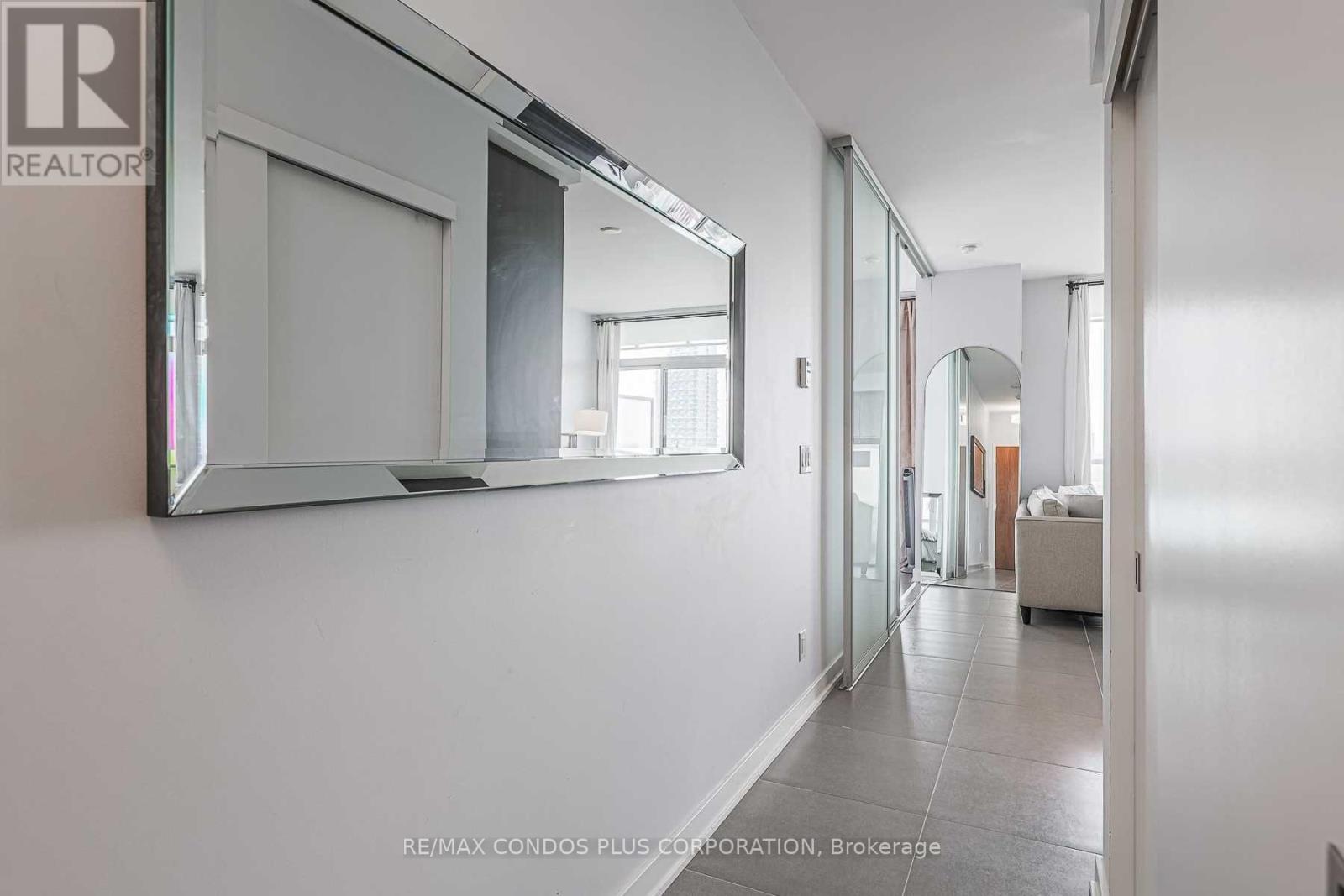 2508 - 1 Market Street, Toronto, Ontario  M5E 0A2 - Photo 3 - C13705470