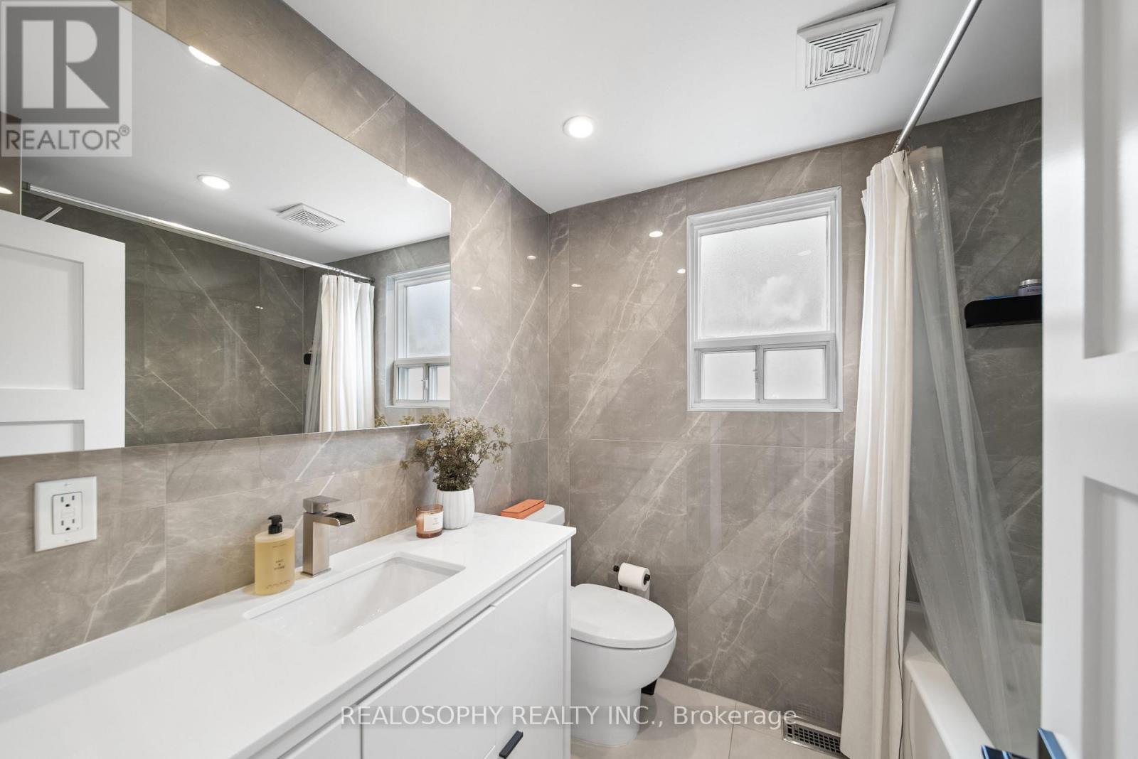 69 Squires Avenue, Toronto, Ontario  M4B 2R7 - Photo 15 - E13705492