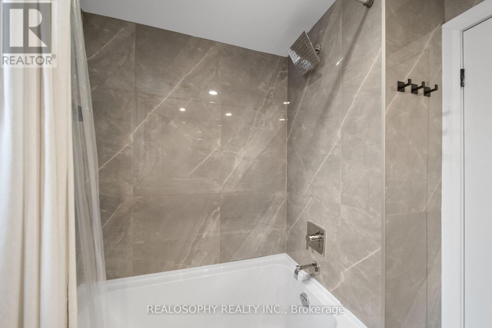 69 Squires Avenue, Toronto, Ontario  M4B 2R7 - Photo 16 - E13705492