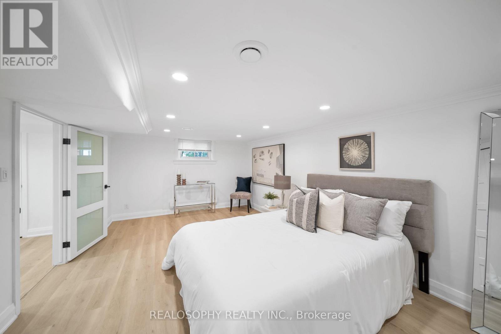 69 Squires Avenue, Toronto, Ontario  M4B 2R7 - Photo 18 - E13705492