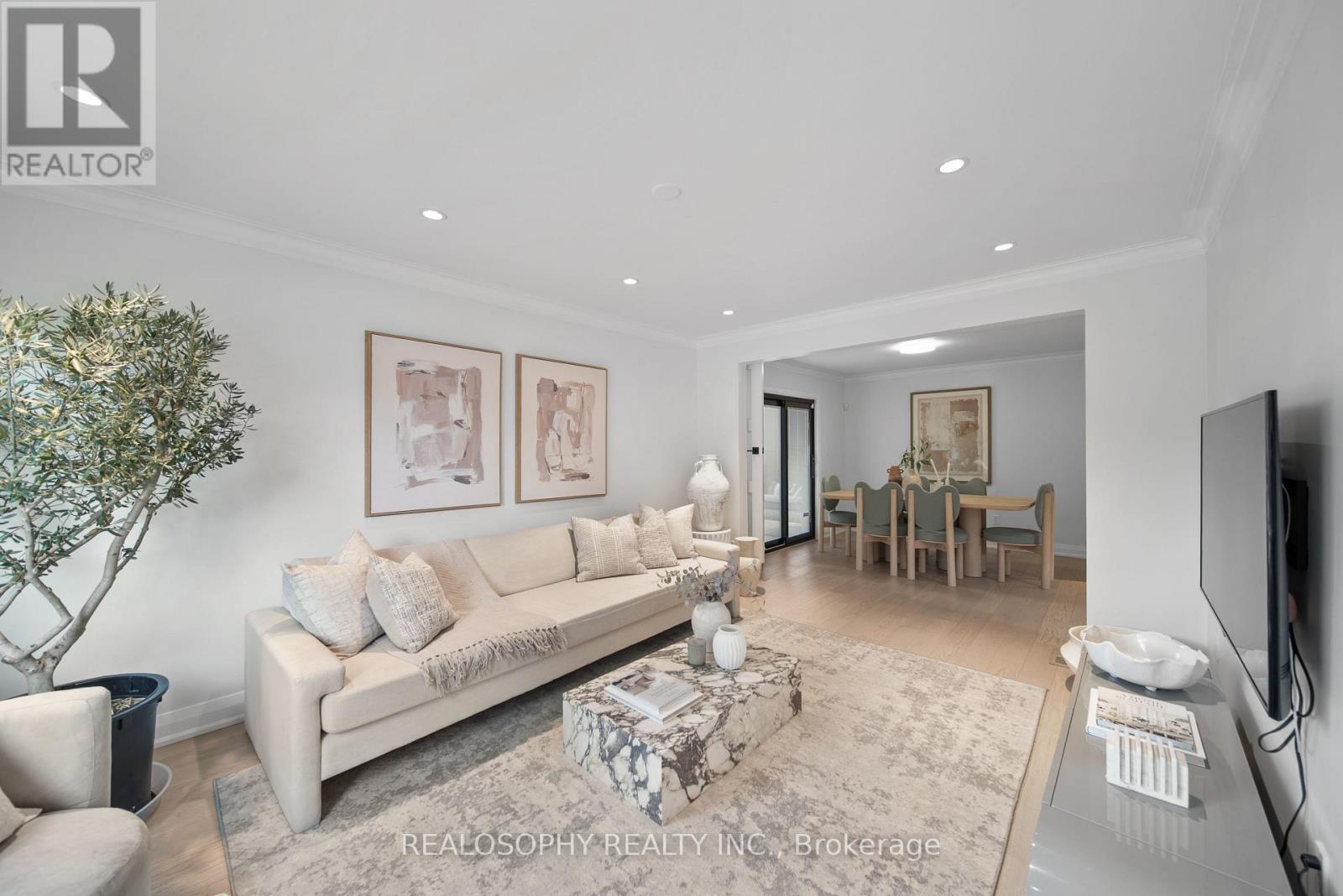 69 Squires Avenue, Toronto, Ontario  M4B 2R7 - Photo 3 - E13705492
