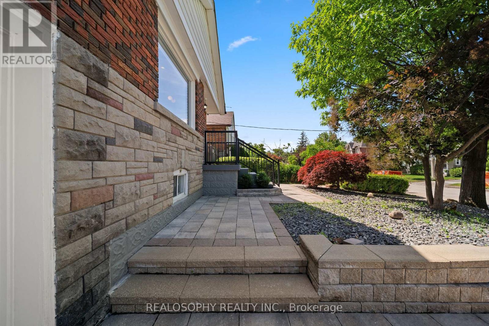69 Squires Avenue, Toronto, Ontario  M4B 2R7 - Photo 31 - E13705492
