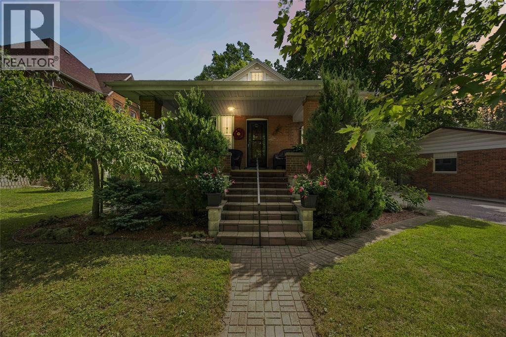 807 North STREET Dresden Ontario Canada N0P1M0 3
