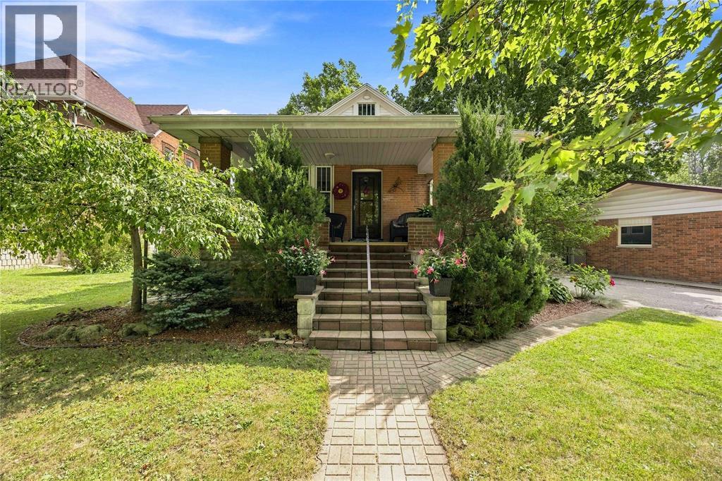 807 North STREET Dresden Ontario Canada N0P1M0 4