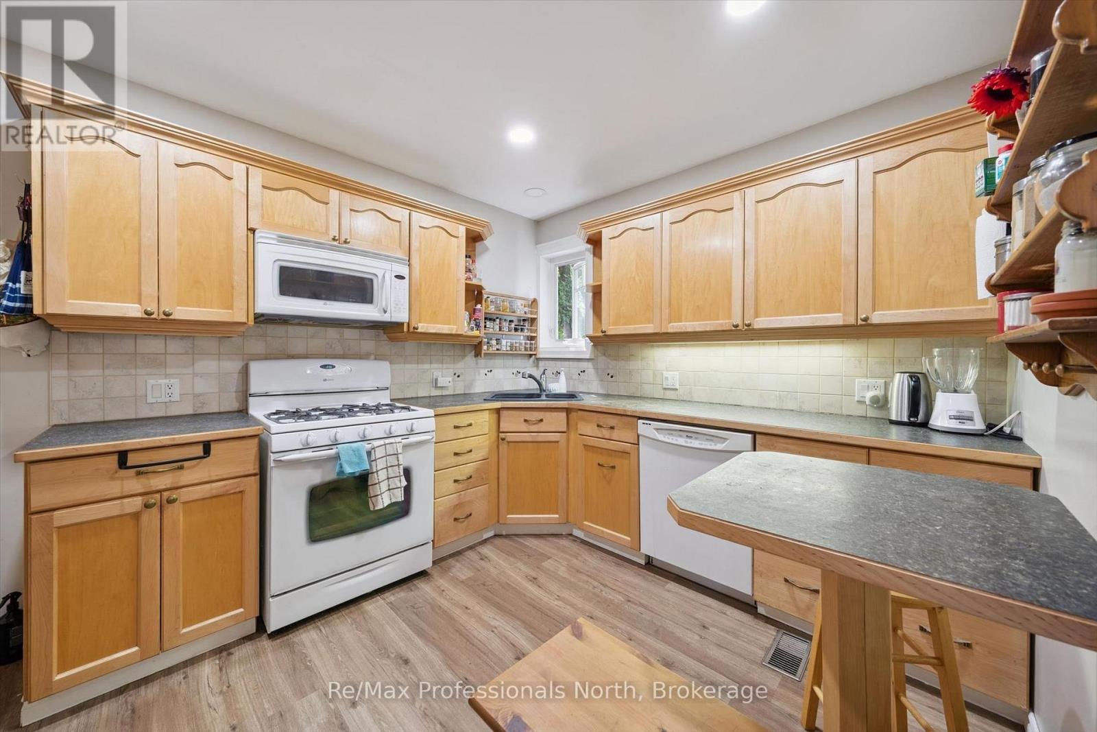 470 Bay Street, Gravenhurst, Ontario  P1P 1H8 - Photo 14 - X13705416