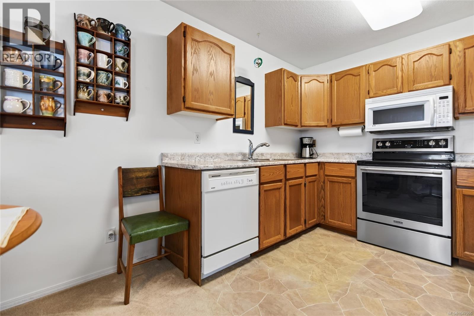 A 3319 Seventh St, Cumberland, British Columbia  V0R 1S0 - Photo 11 - 1047006