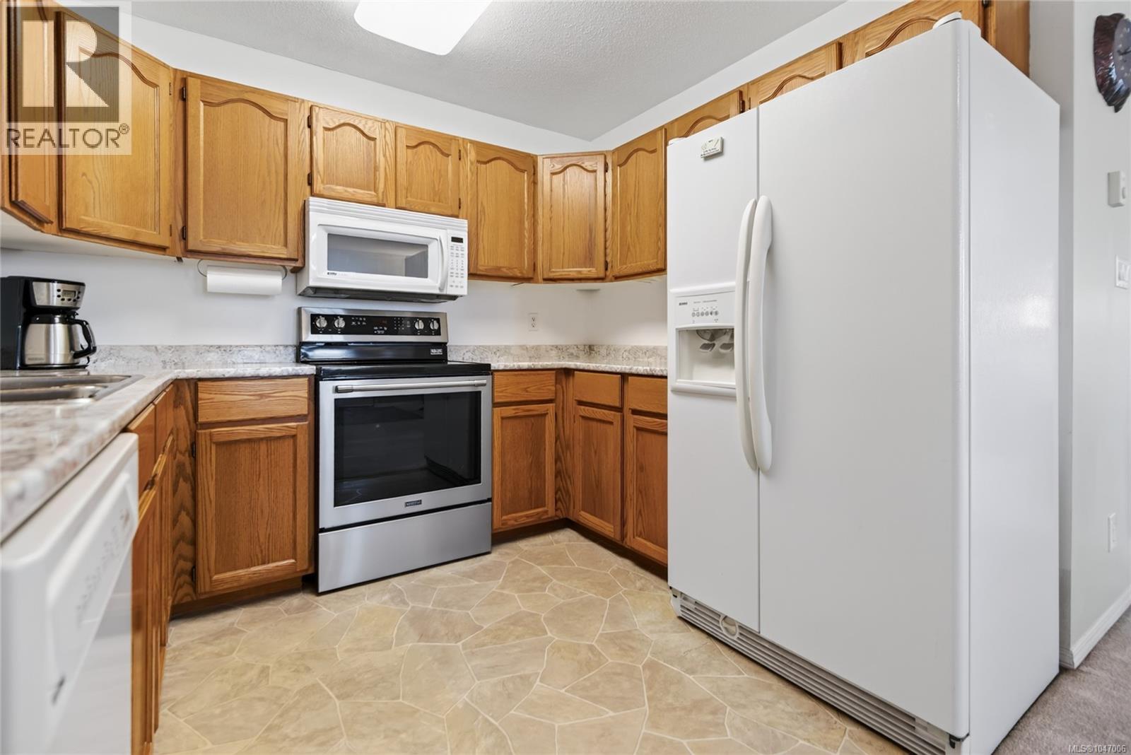 A 3319 Seventh St, Cumberland, British Columbia  V0R 1S0 - Photo 2 - 1047006