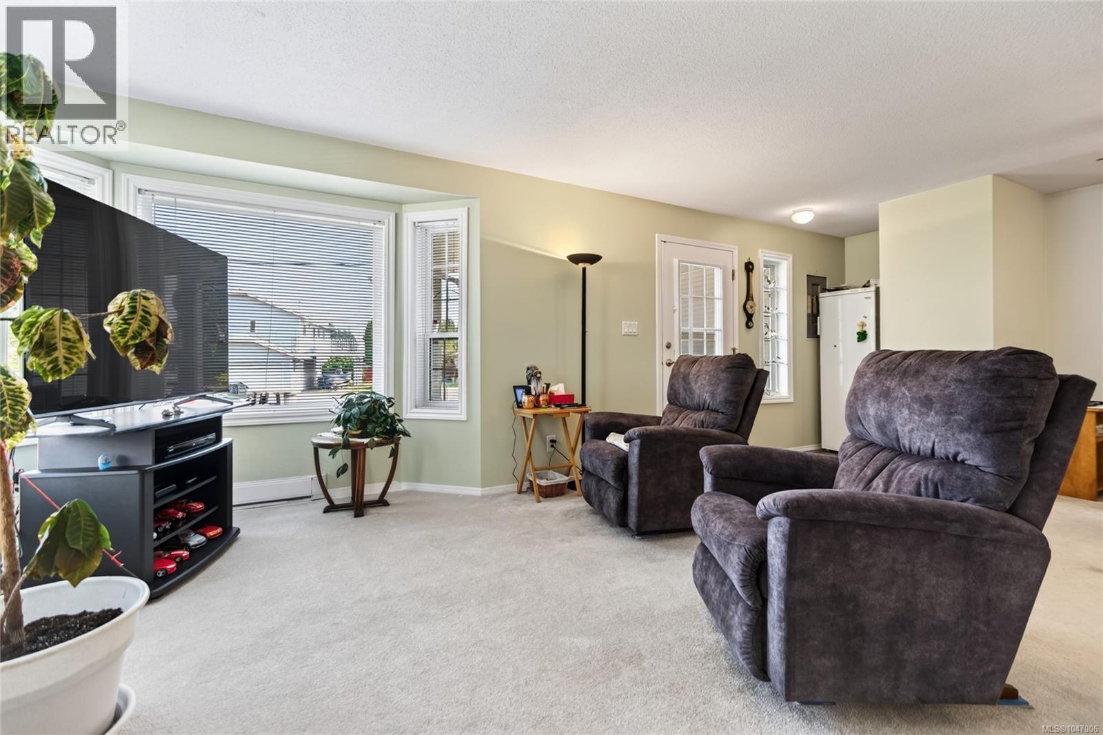A 3319 Seventh St, Cumberland, British Columbia  V0R 1S0 - Photo 3 - 1047006