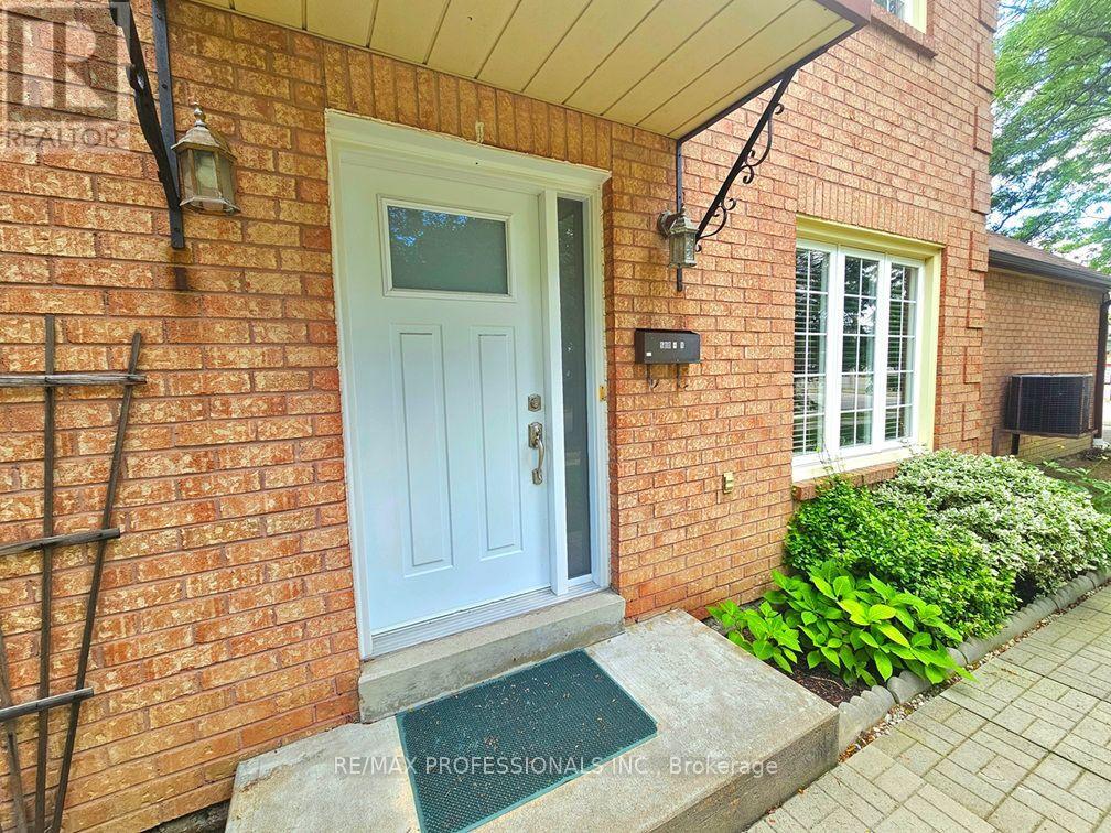 1 - 500 Silverthorne Crescent, Mississauga, Ontario  L5R 1W3 - Photo 6 - W13705426